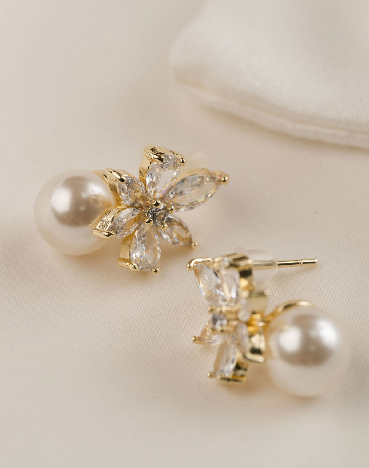 Verona - Gold Pearl Earring