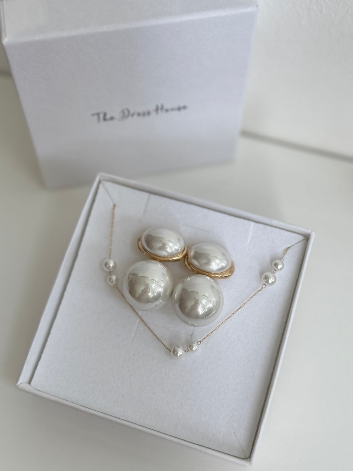 Evelyn Daisy - Gold Pearl Bracelet Earring
