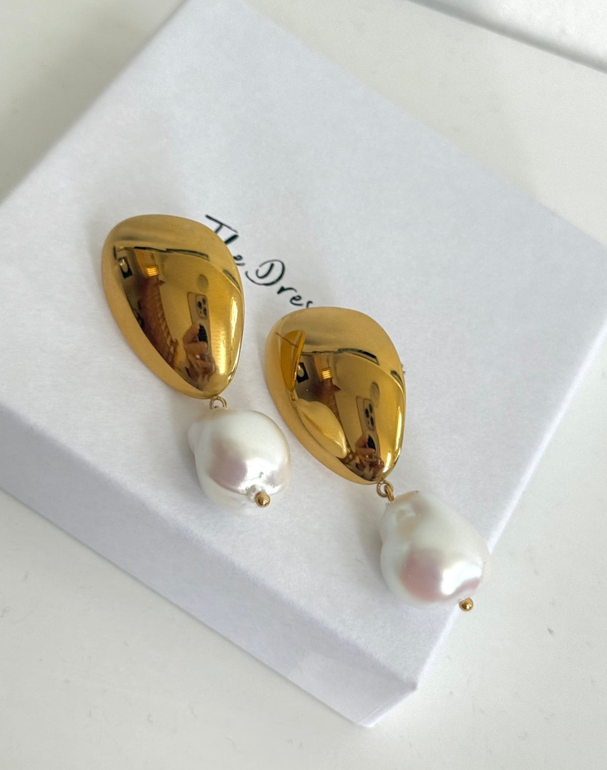 Florence - Gold Iridescent Pearl Earring