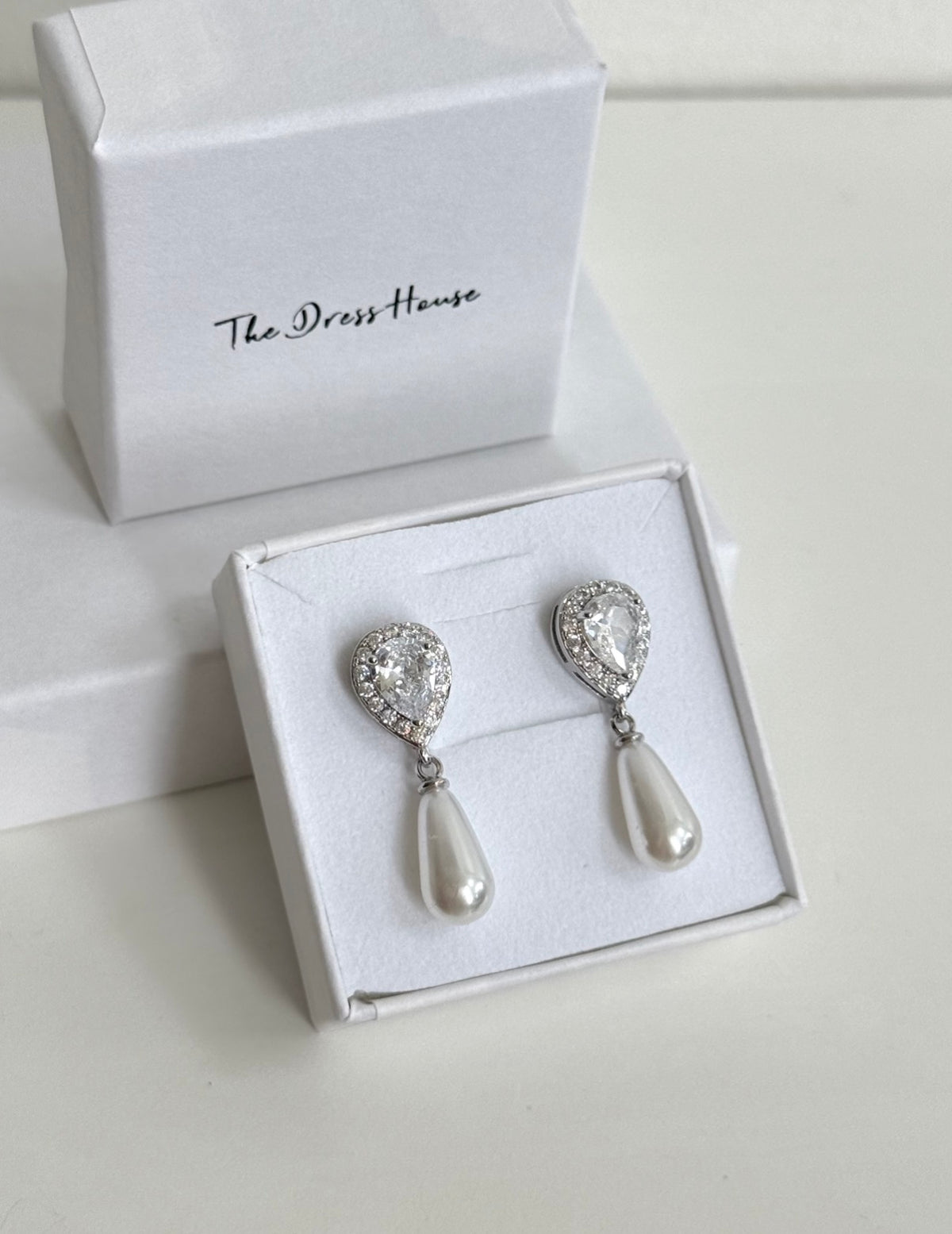 Rena - Silver Pearl Earring