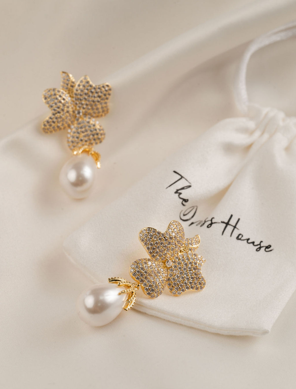 Elouise - Gold Pear Earring