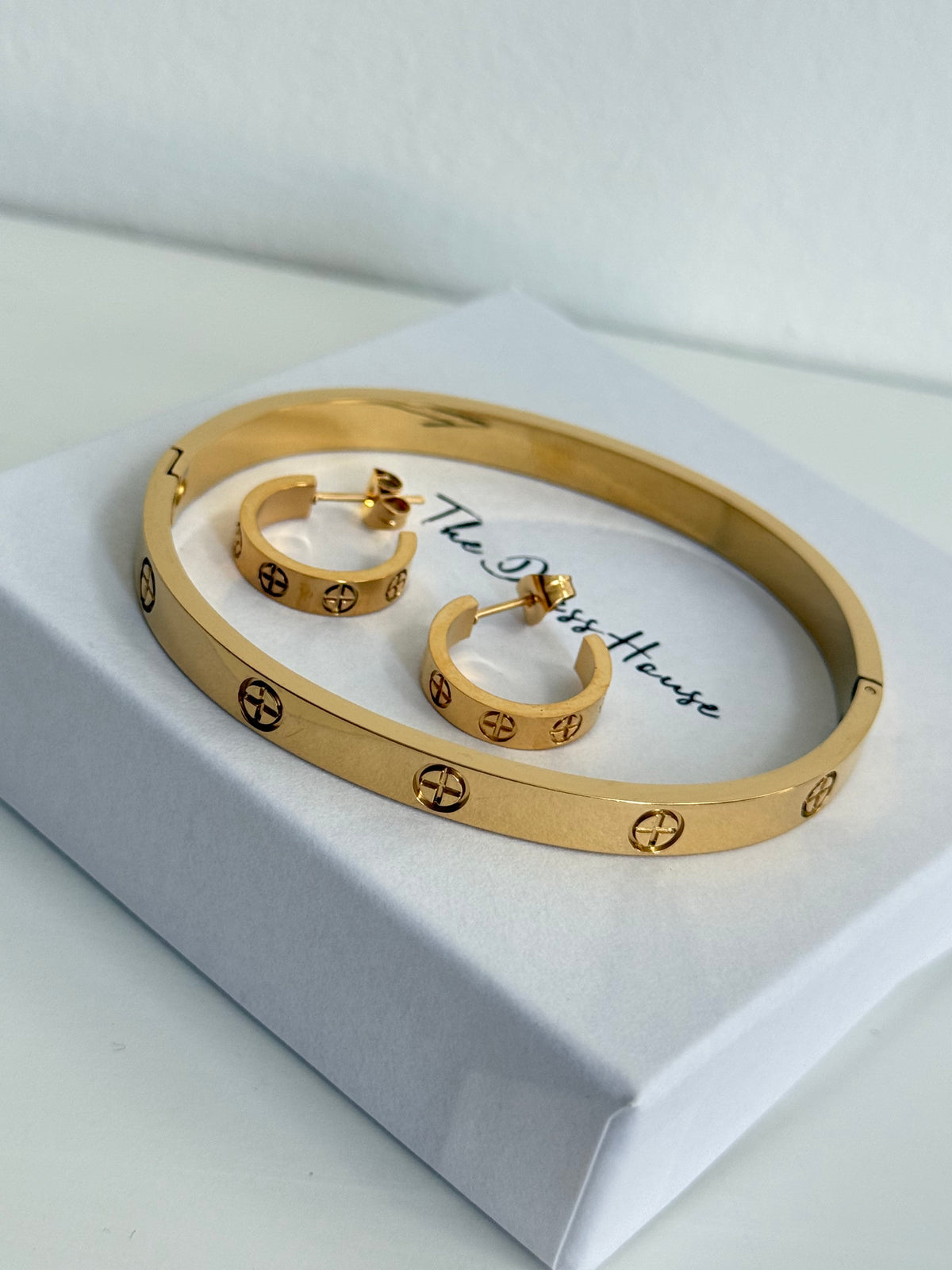 Sara Set - Gold Bracelet Bangle Earring Set