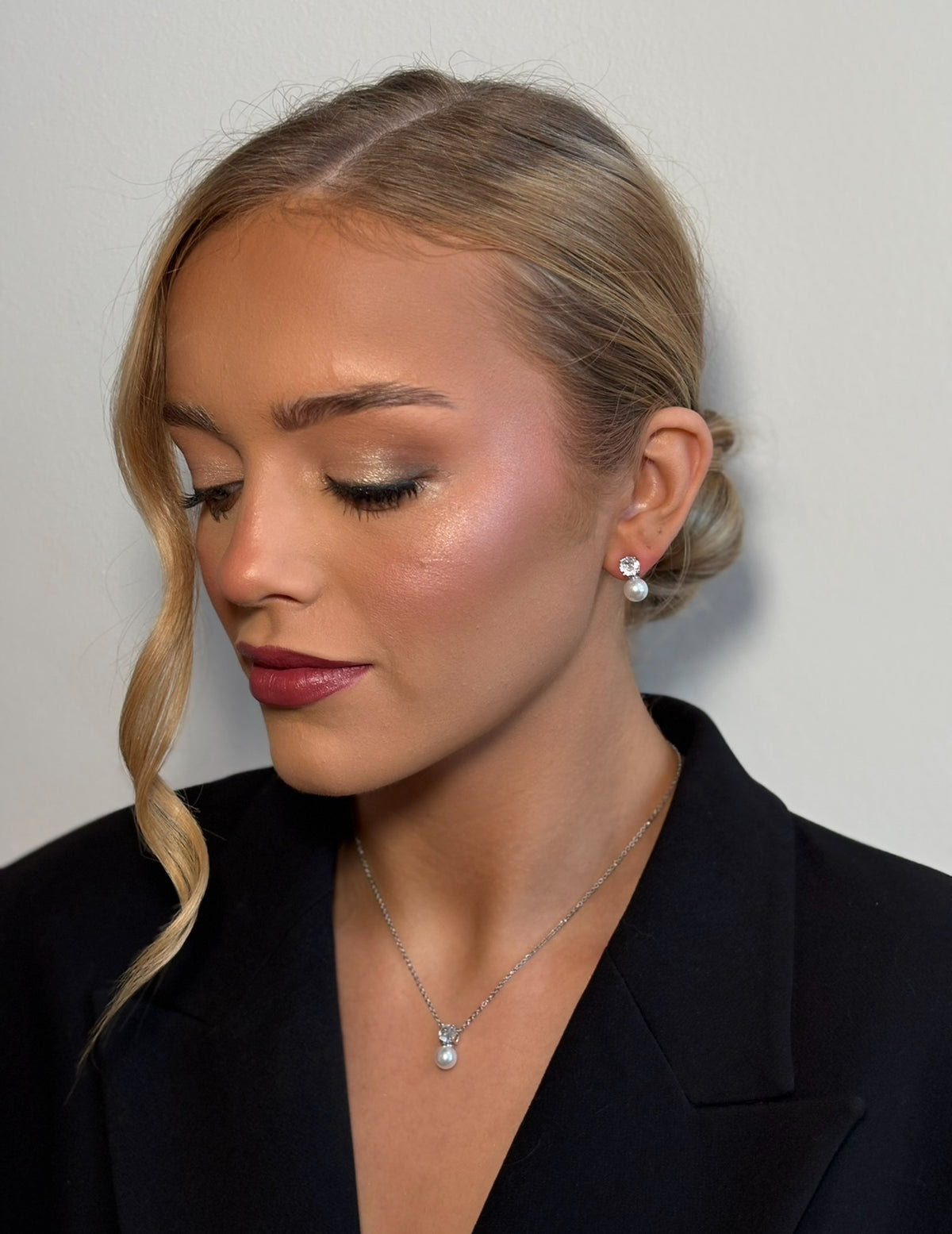 Alice - Silver Pearl Earring