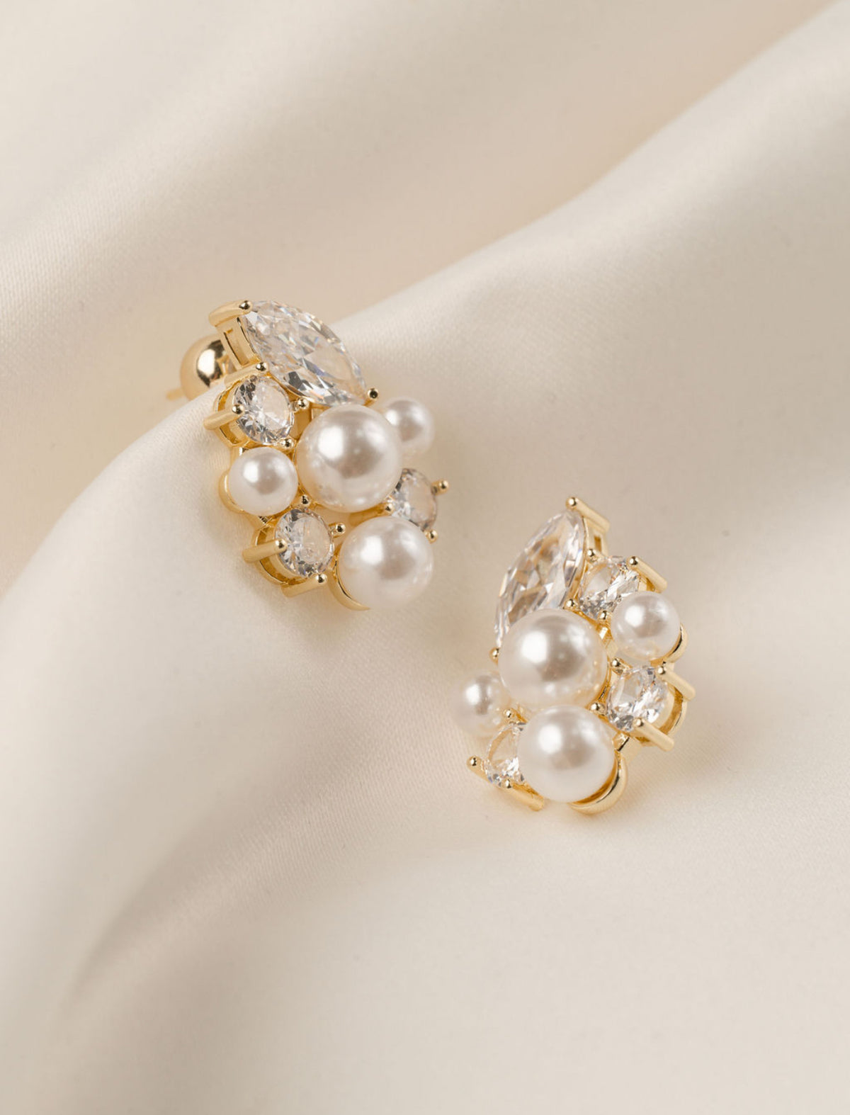Eden - Gold Pearl Earring