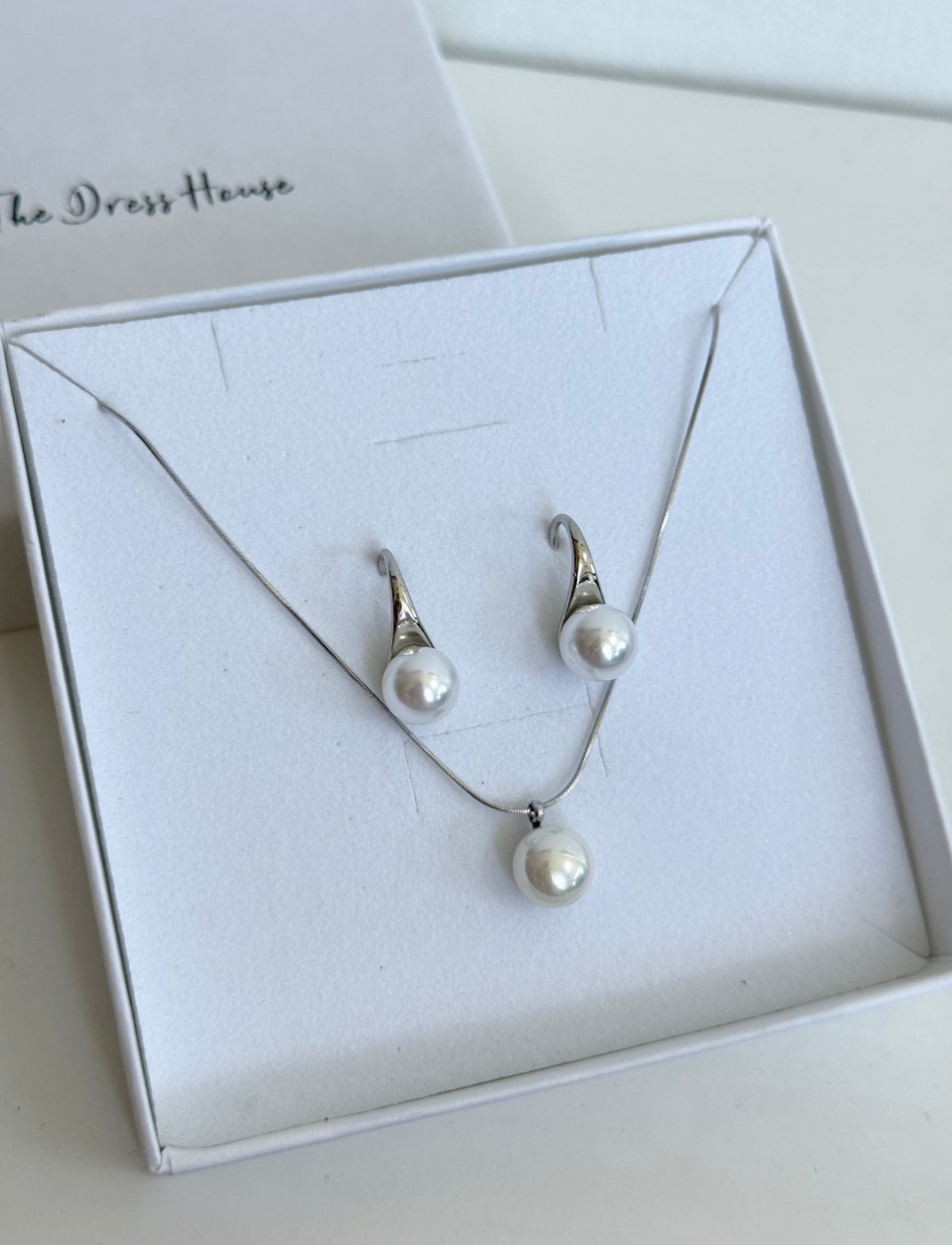 Isabella Emily - Silver Pearl Earring Necklace Set