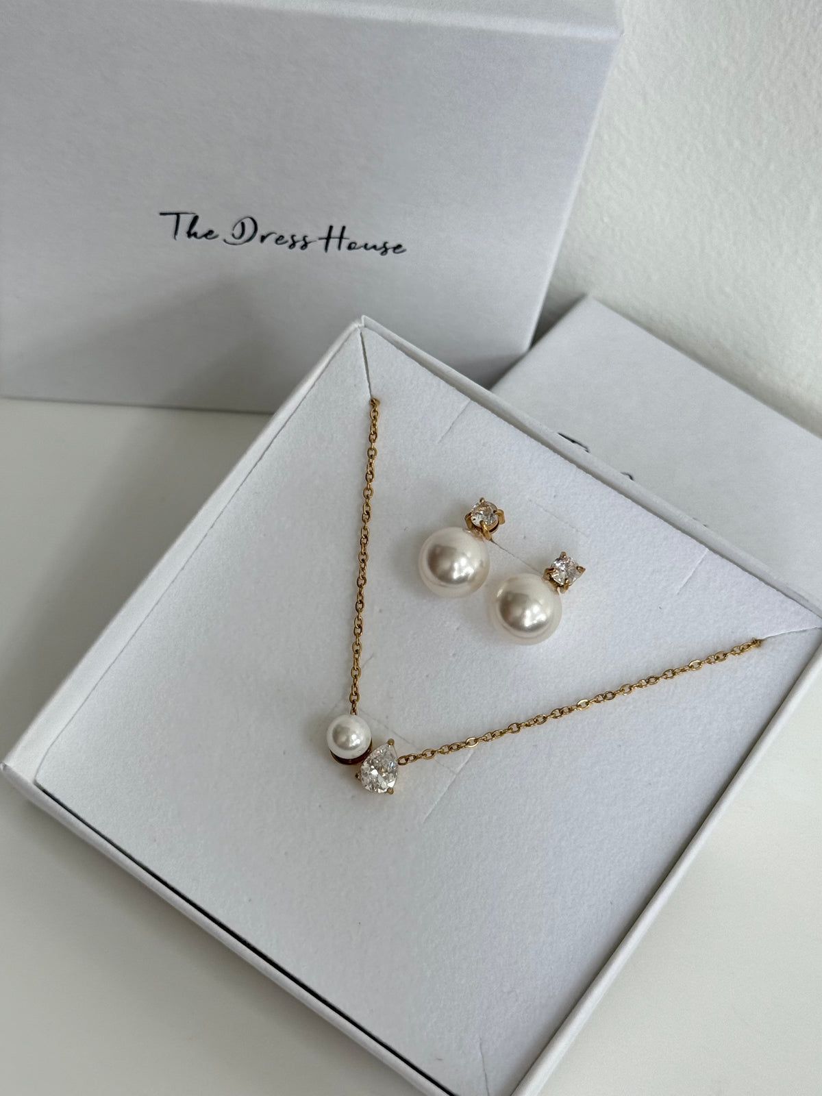 Aurora - Gold Pearl Diamanté Necklace