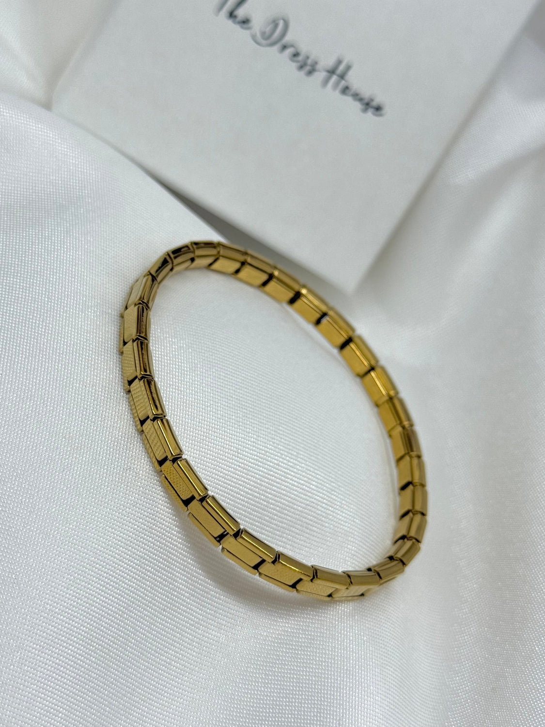 Alia - Gold Bangle Bracelet