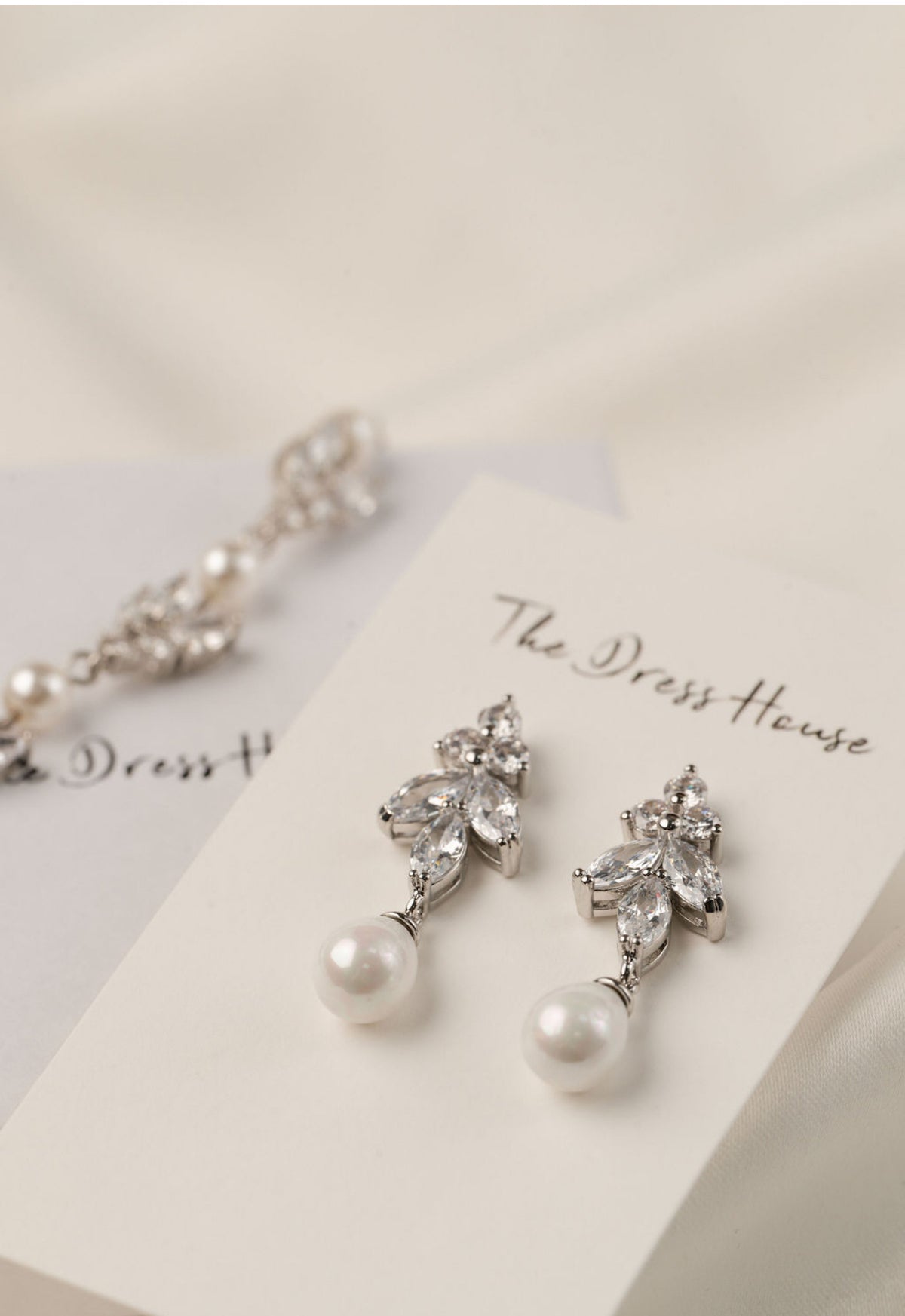Cora - Bridal Silver Pearl Earring Necklace Set