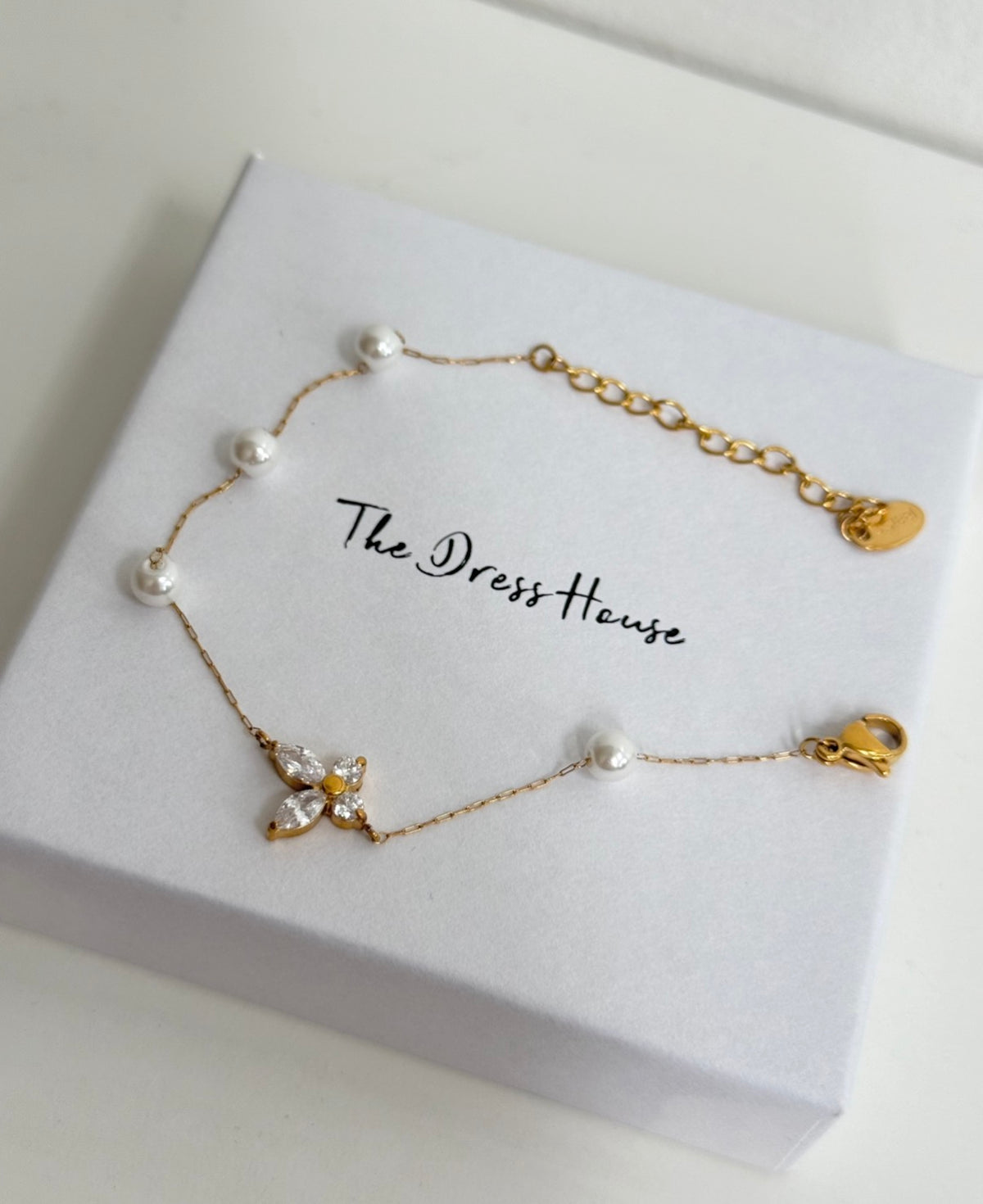 Clara - Gold Pearl Bracelet