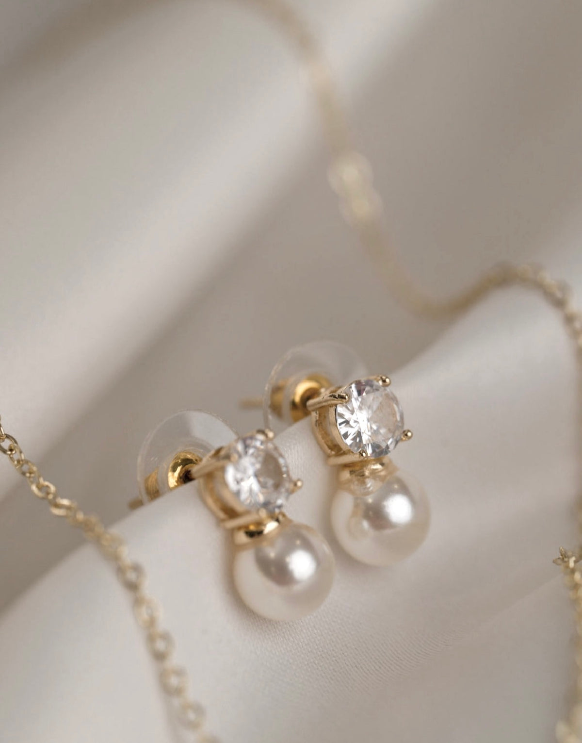 Alice  - Gold Pearl Necklace Earring Set