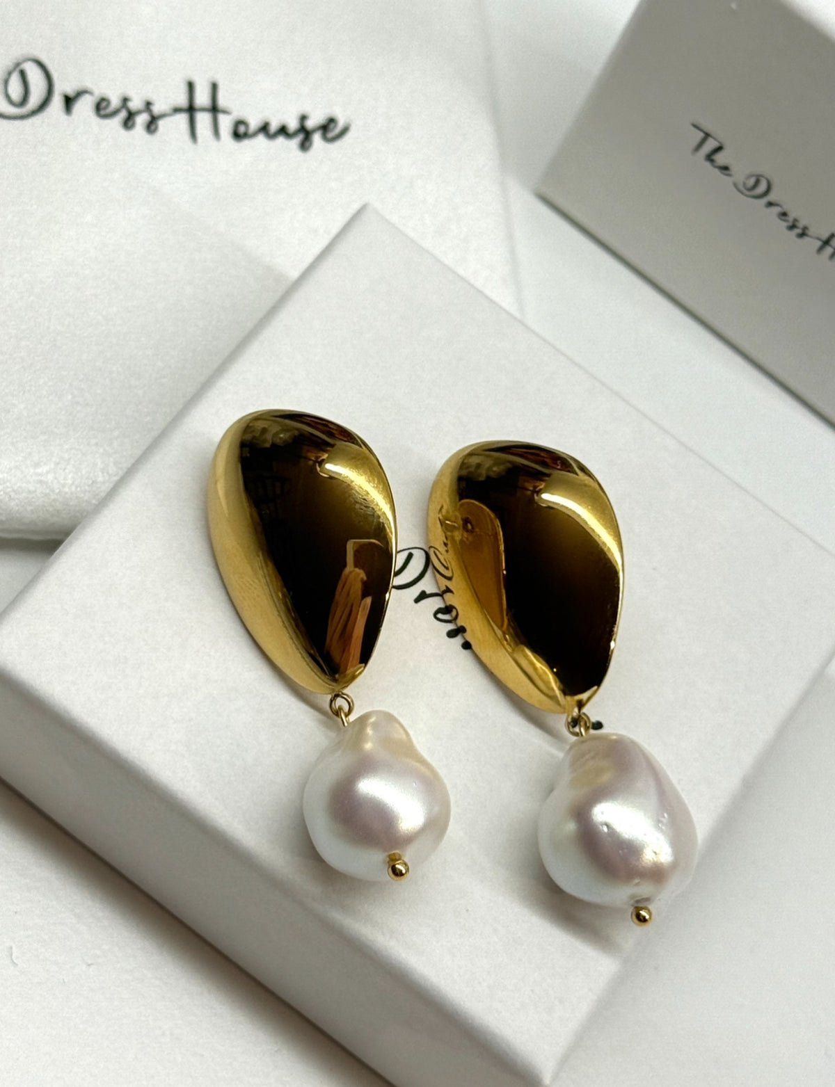 Florence - Gold Iridescent Pearl Earring