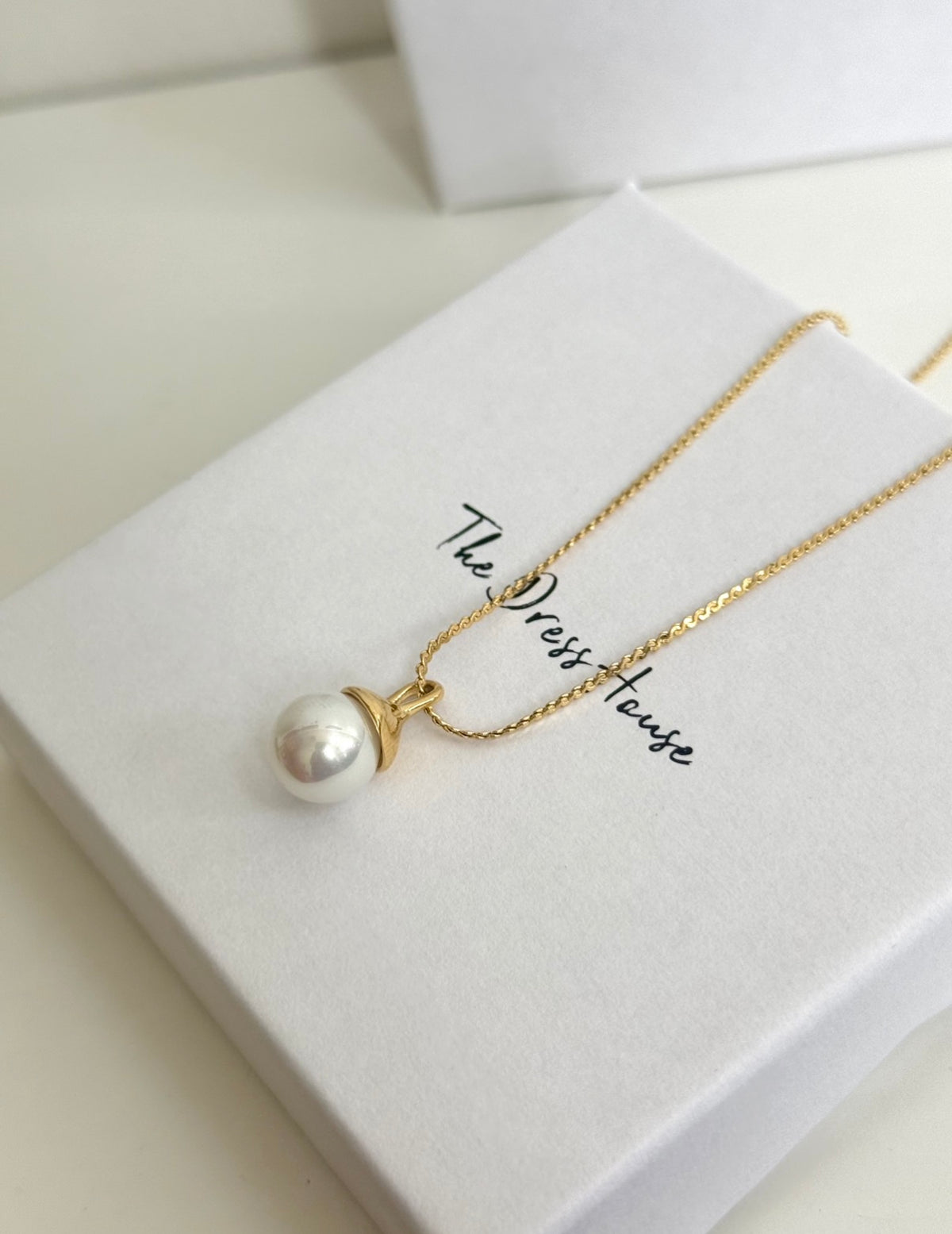Suzy - Gold Pearl Necklace