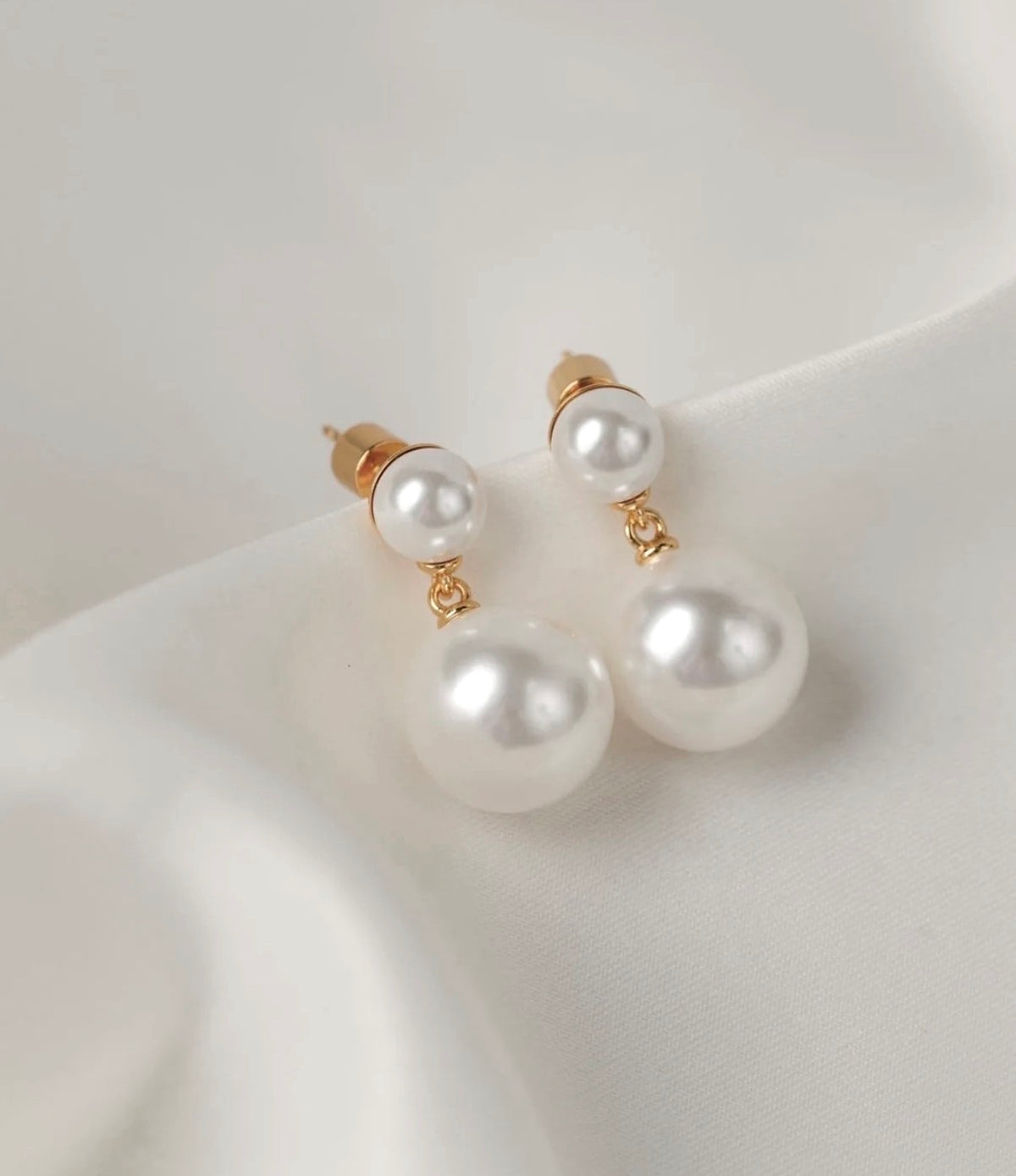 Carina - Gold Pearl Earring