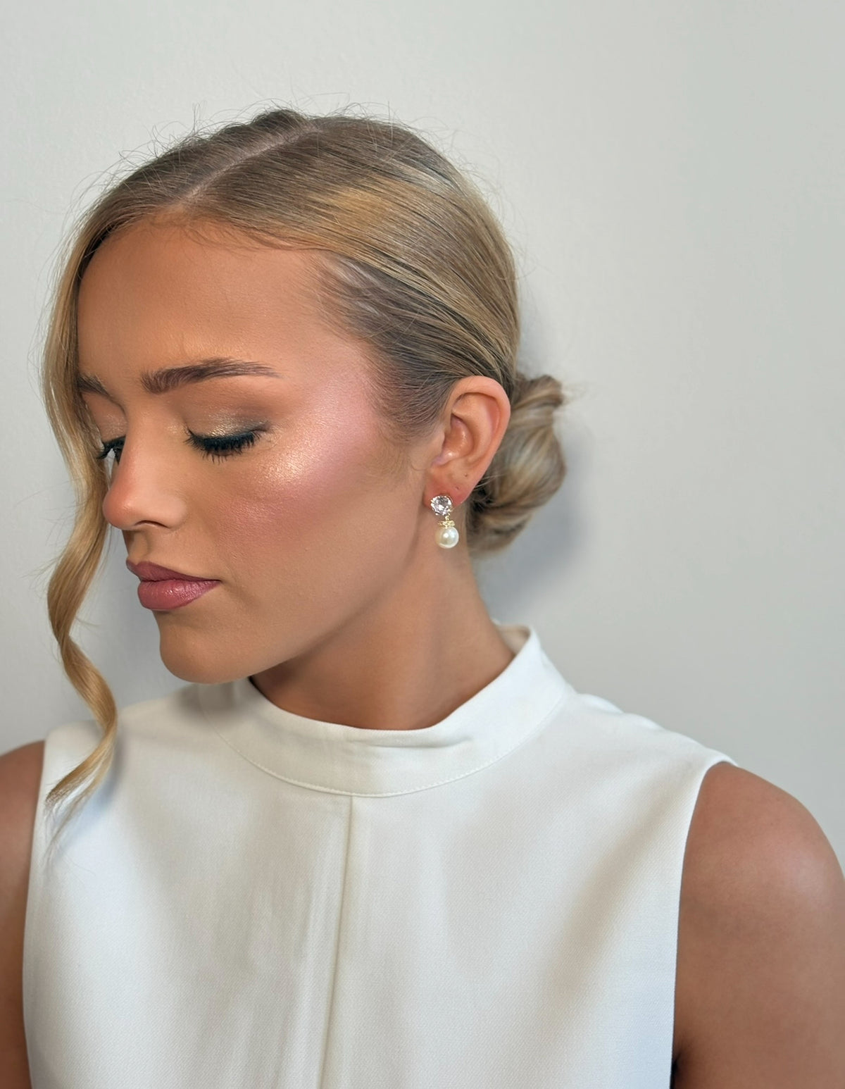 Anya - Gold Pearl Earring