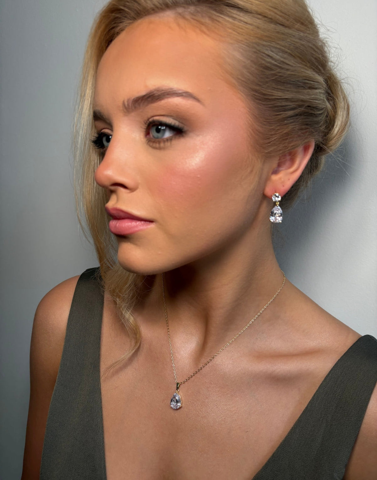 Christina Clara - Silver Necklace Earring Set
