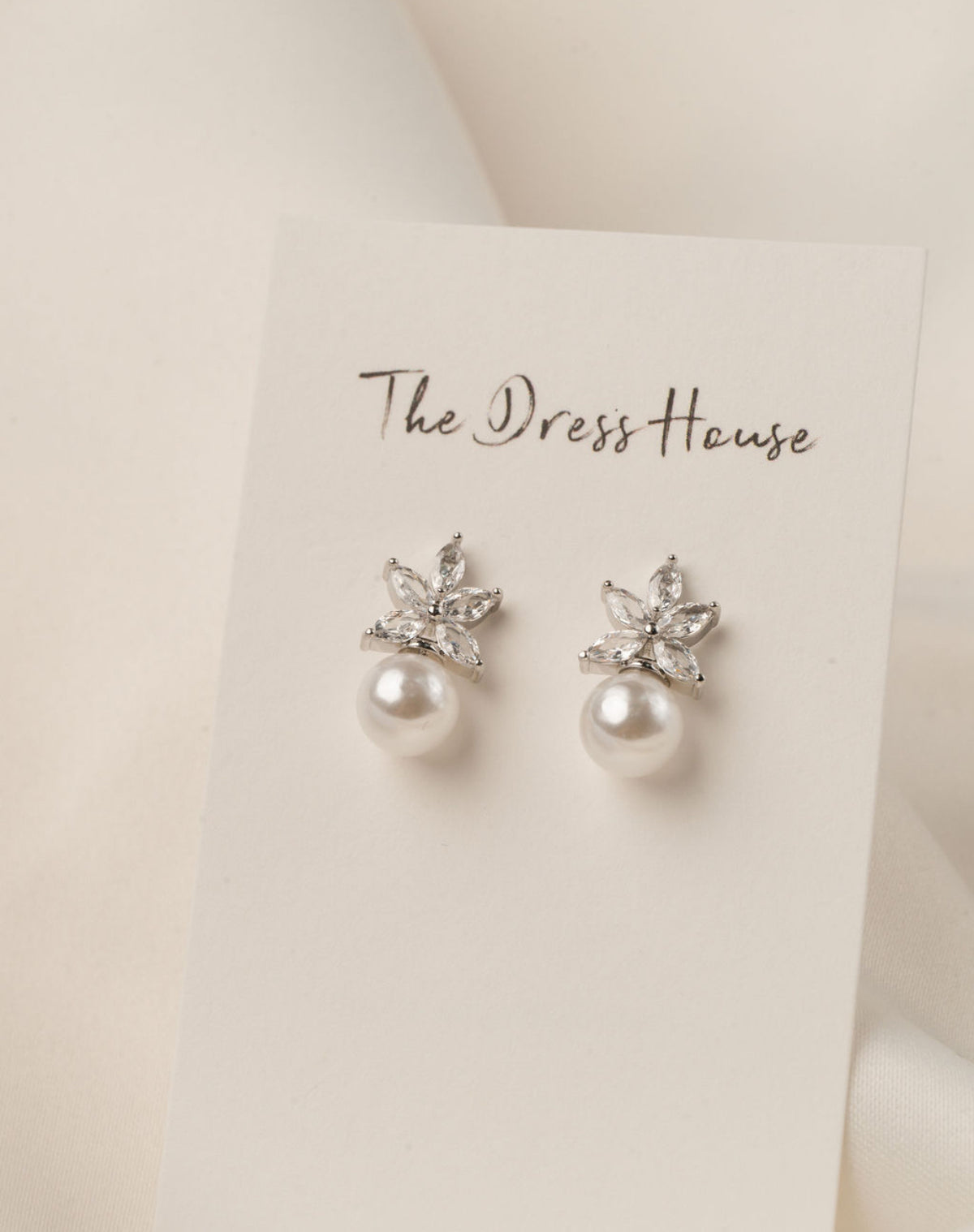 Betty - Silver Pearl Earring