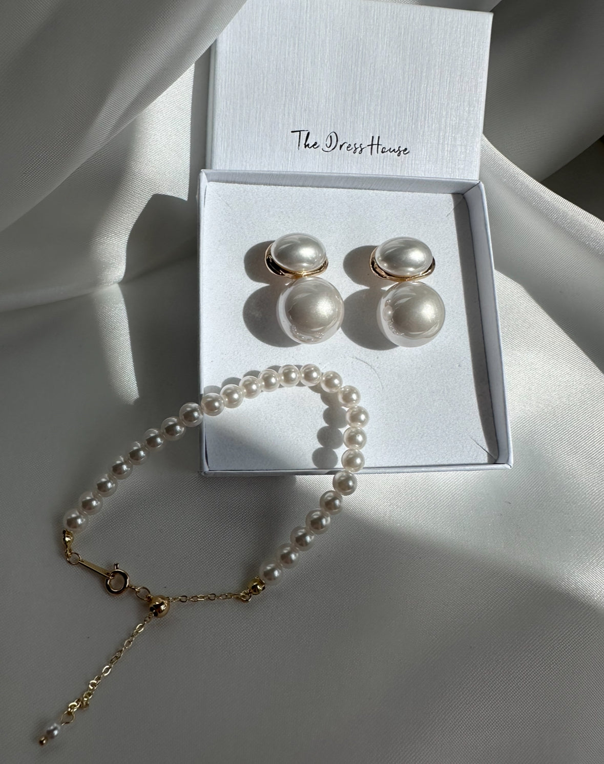 Evelyn Matilda - Earring Bracelet Pearl Gold Set