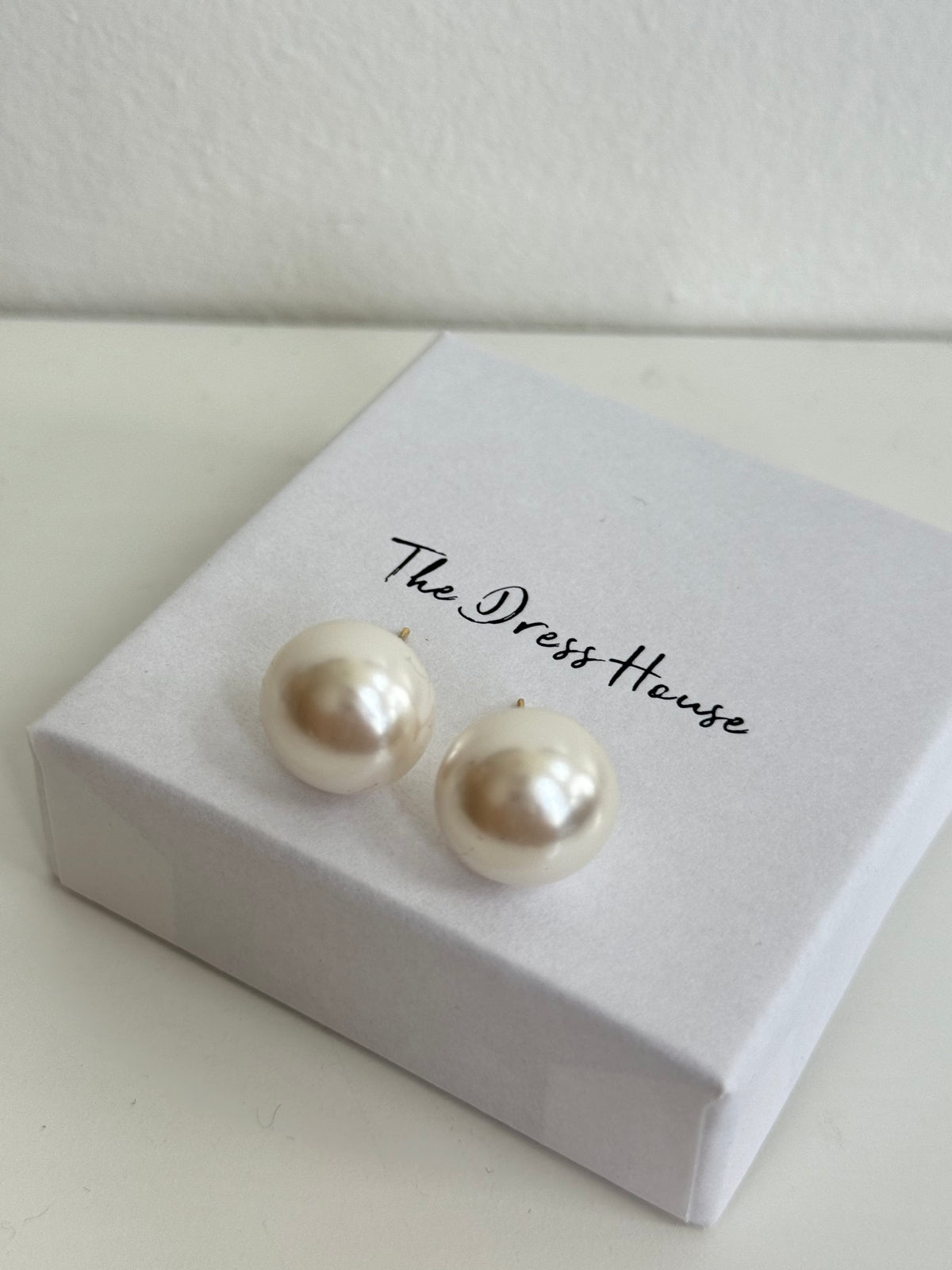 May - Gold Pearl Stud (14mm)