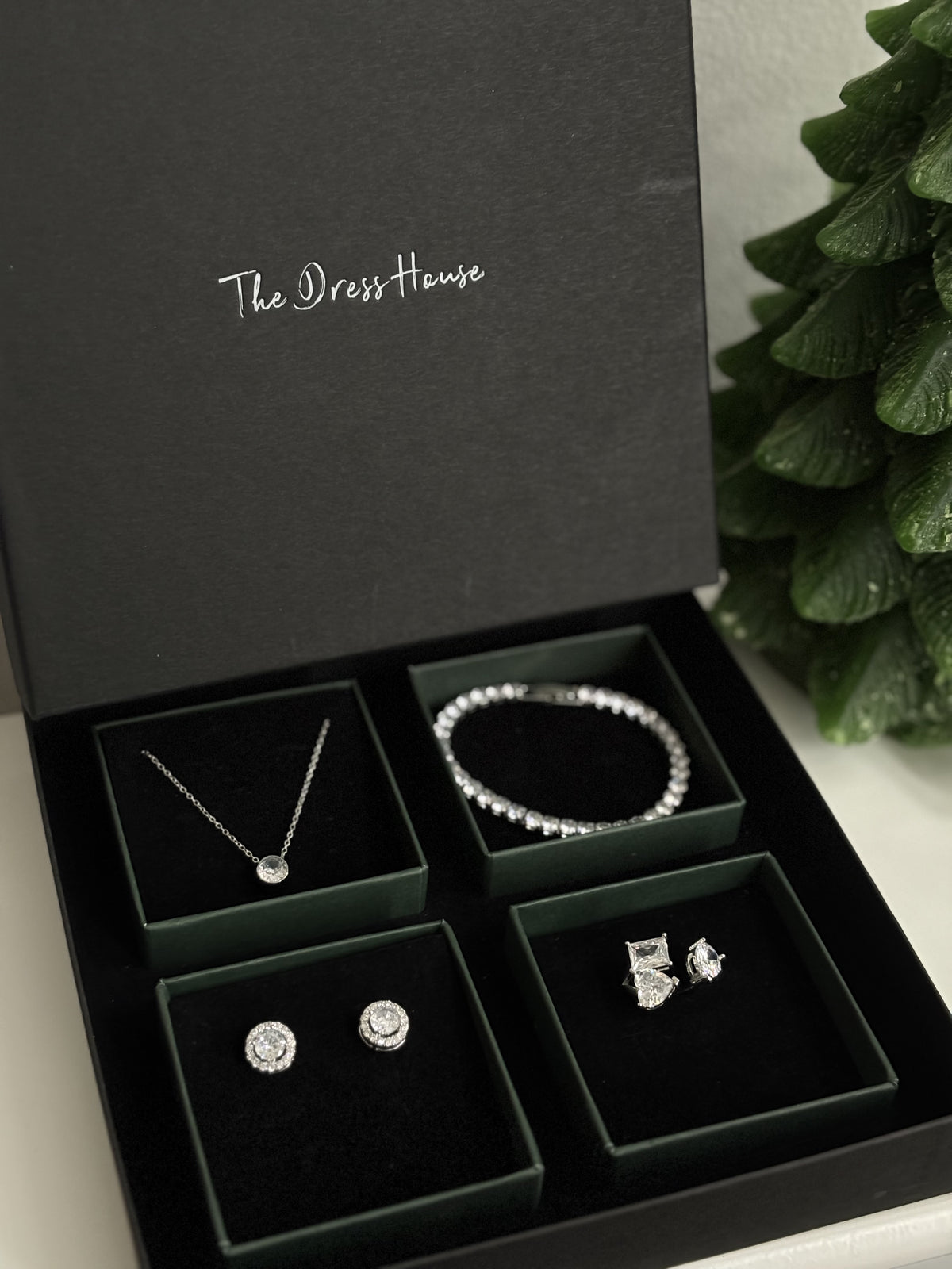 TDH Gift Box 26 - Silver Ring Bracelet Necklace Earring