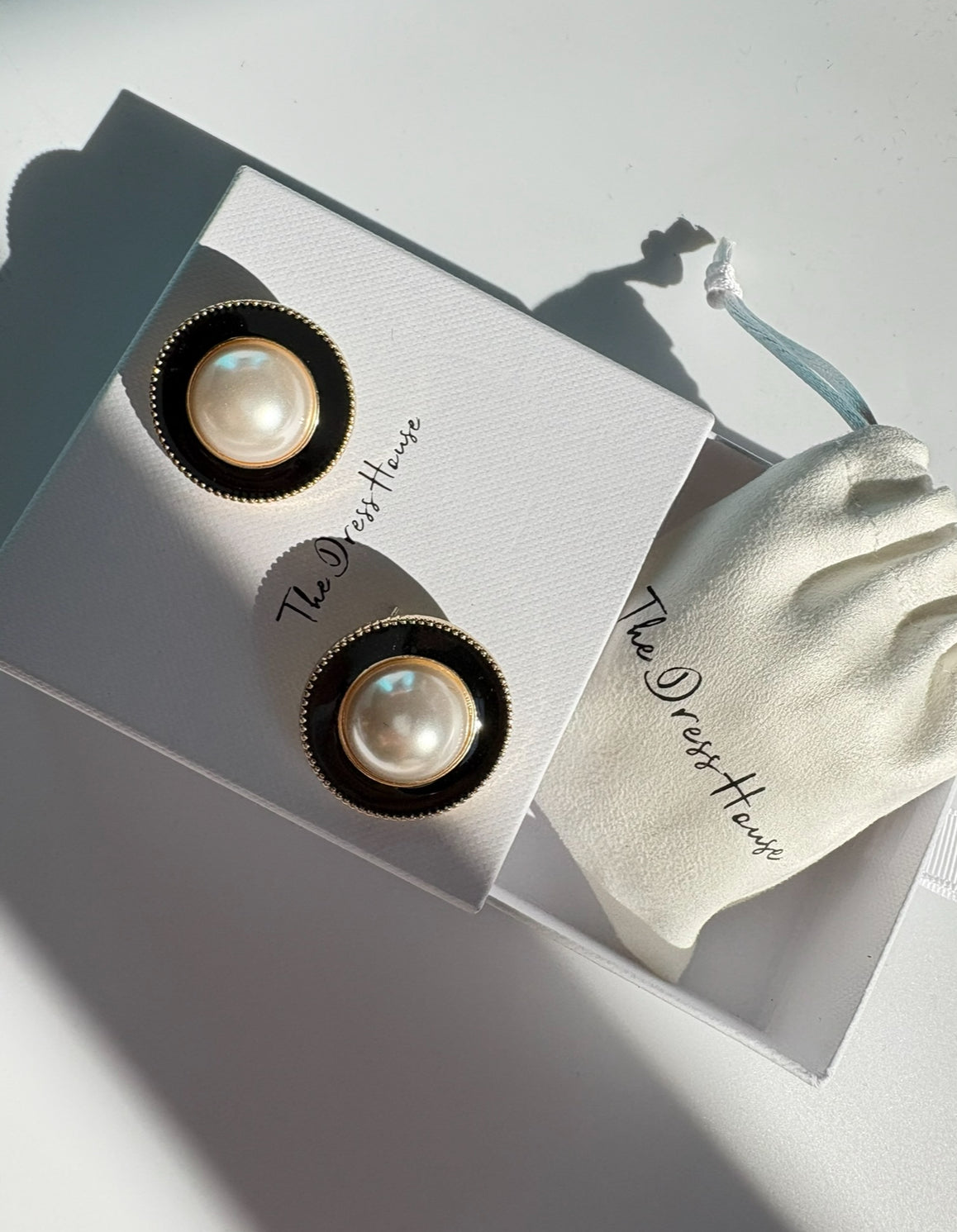 Carly - Black Pearl Earring