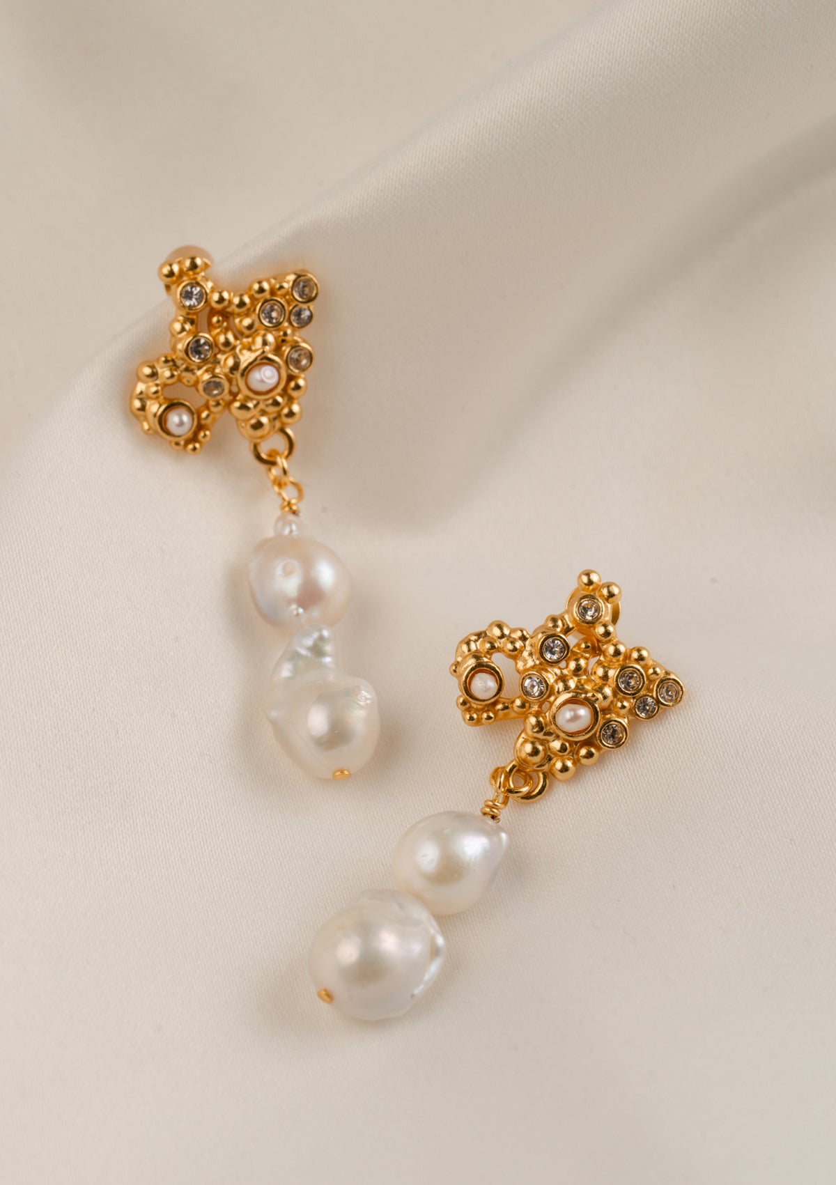 Isabella - Gold Pearl Earring