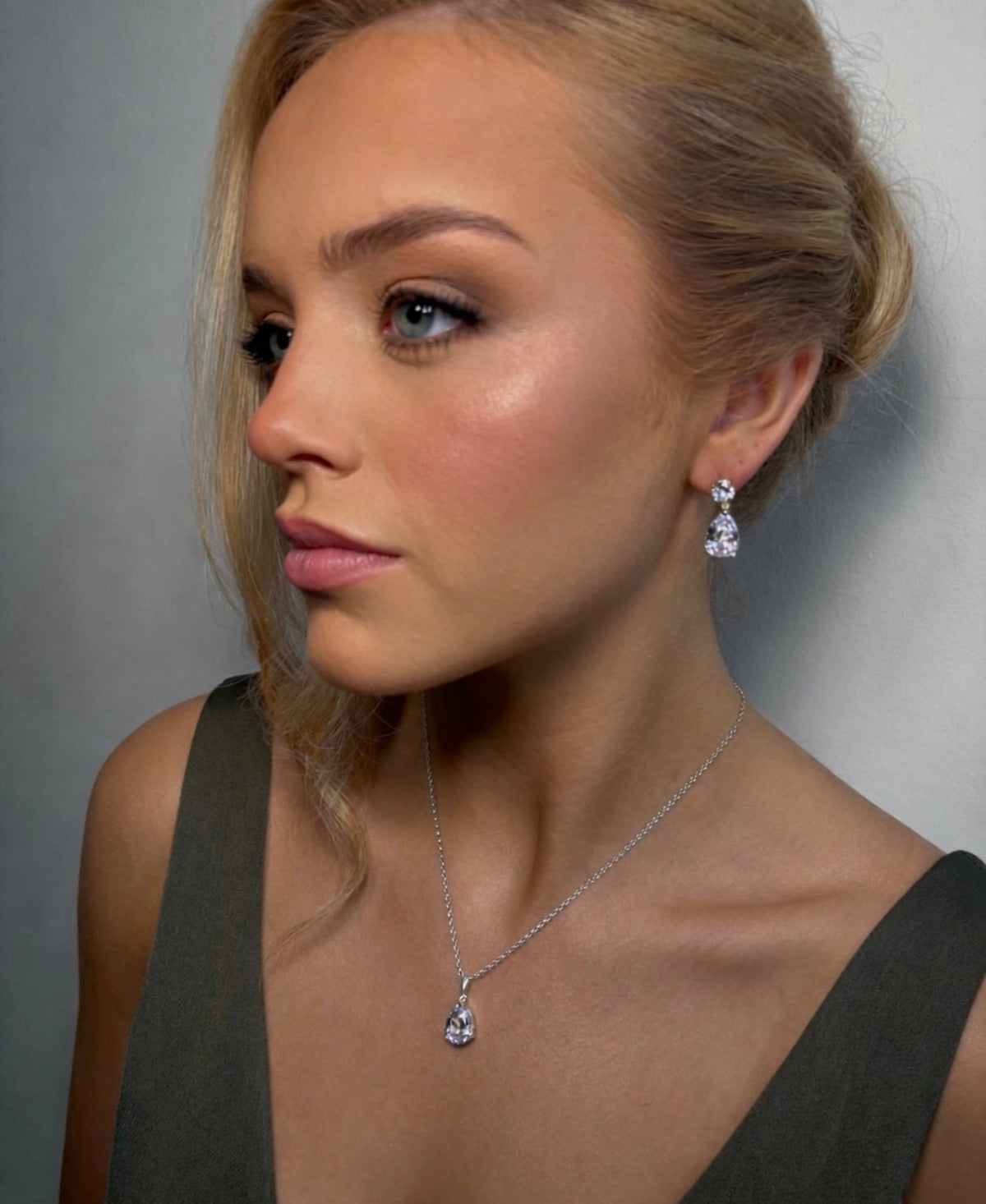 Christina Clara - Silver Necklace Earring Set