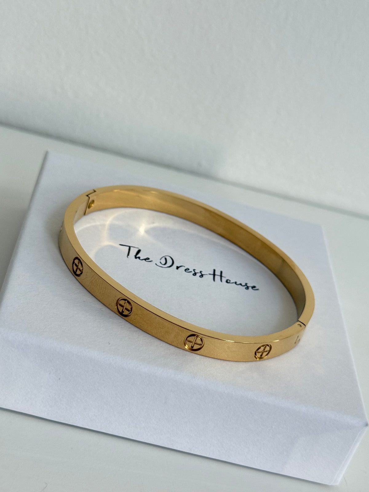 Sara - Gold Bracelet Bangle