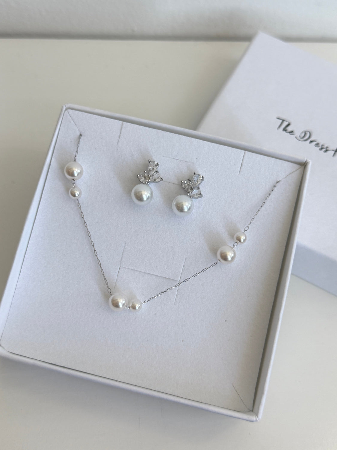 Olivia Daisy - Silver Pearl Earring Bracelet Set