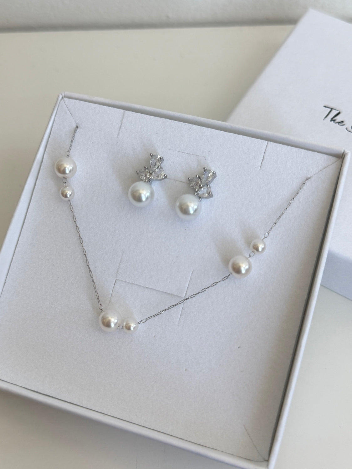 Olivia Daisy - Silver Pearl Earring Bracelet Set