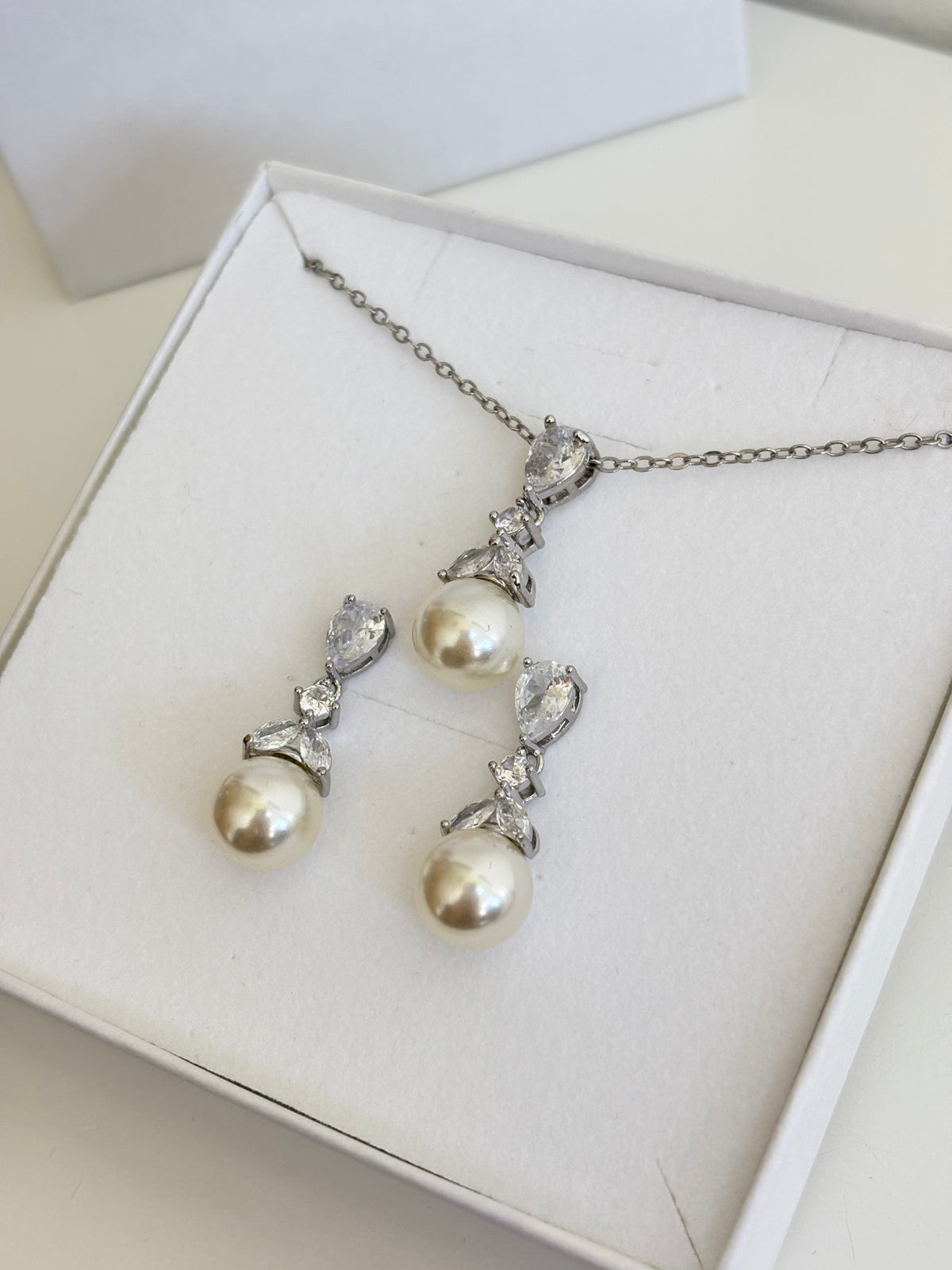 Enya - Silver Pearl Earring Necklace Set