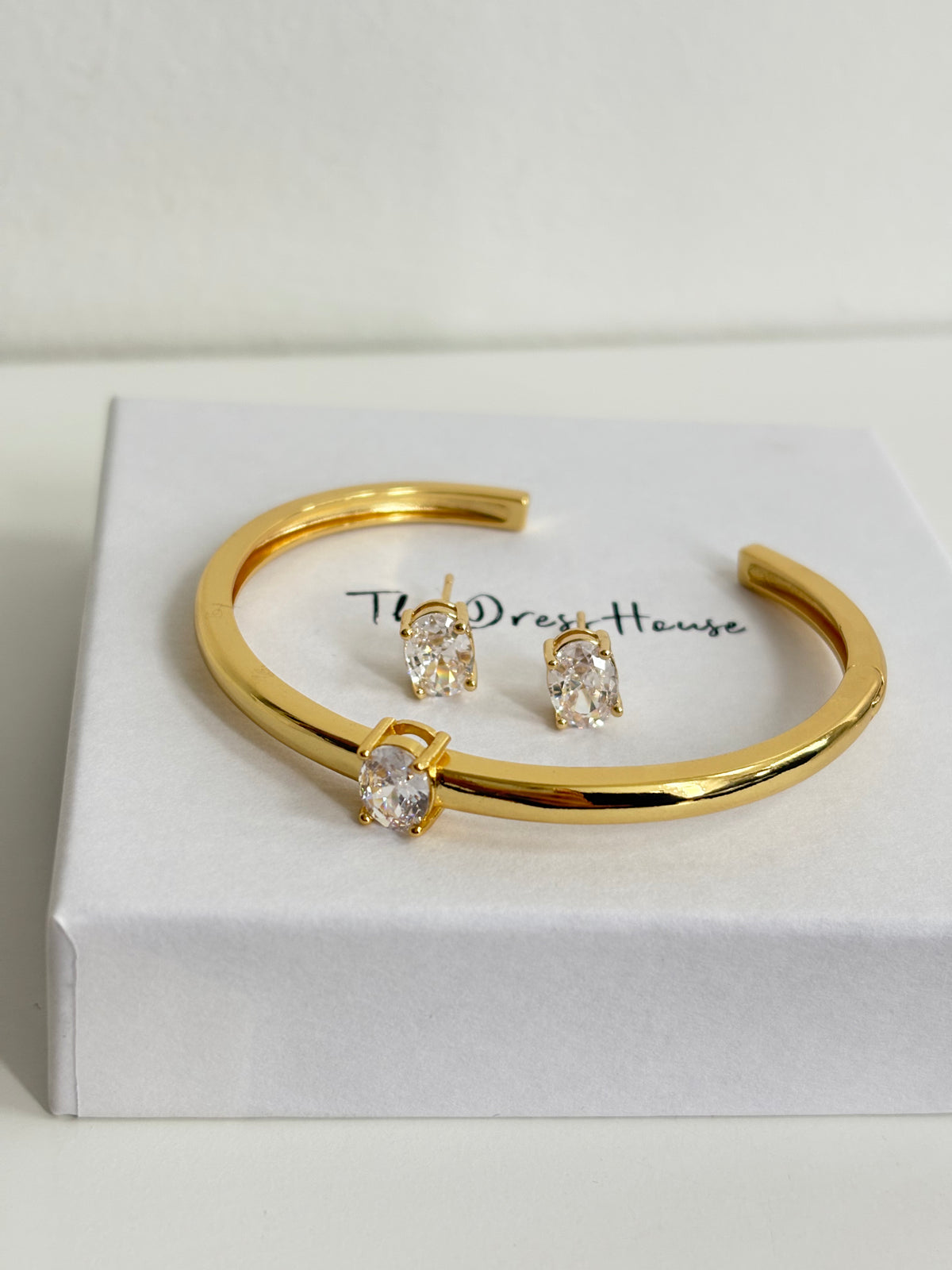 Amelia - Gold Bangle Earring Set