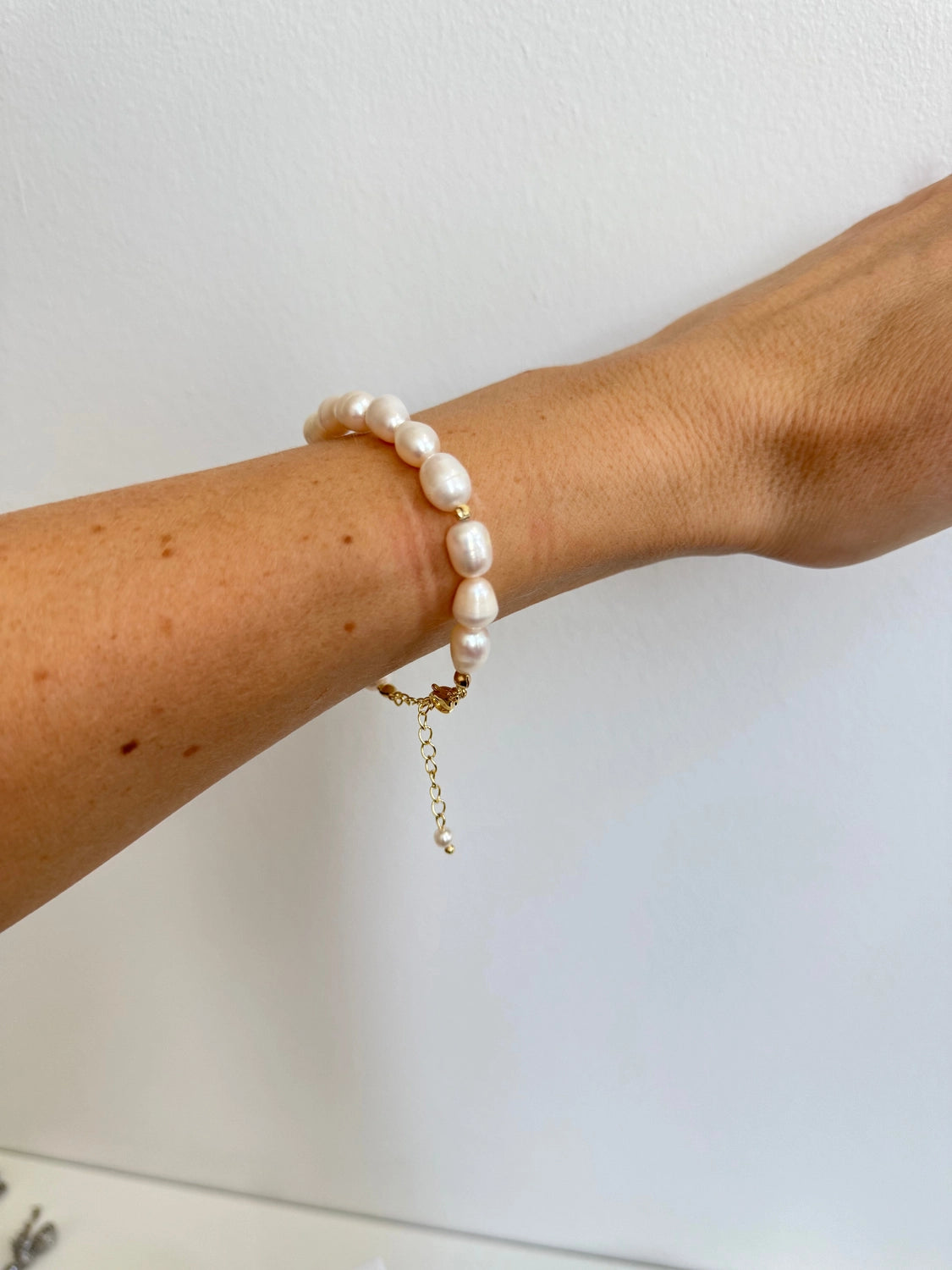 Marla - Gold Pearl Bracelet
