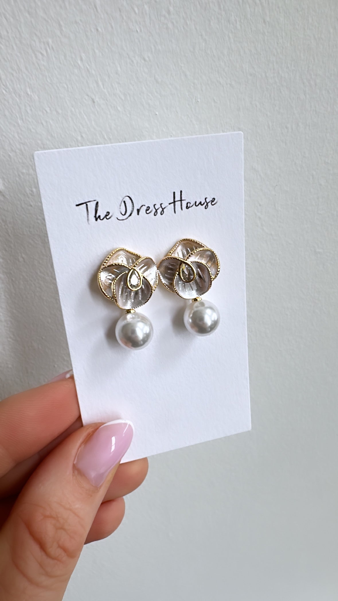 Alia- Gold Pearl Earring