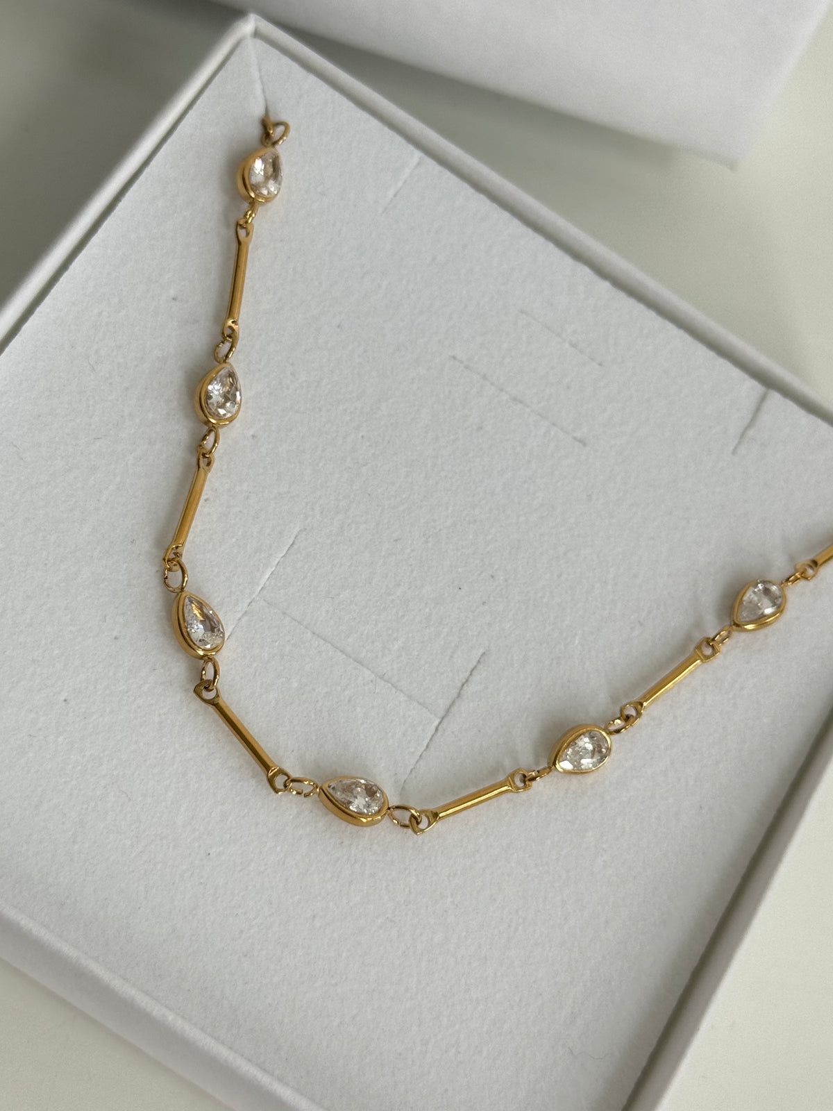 Neve - Gold Diamanté Bracelet
