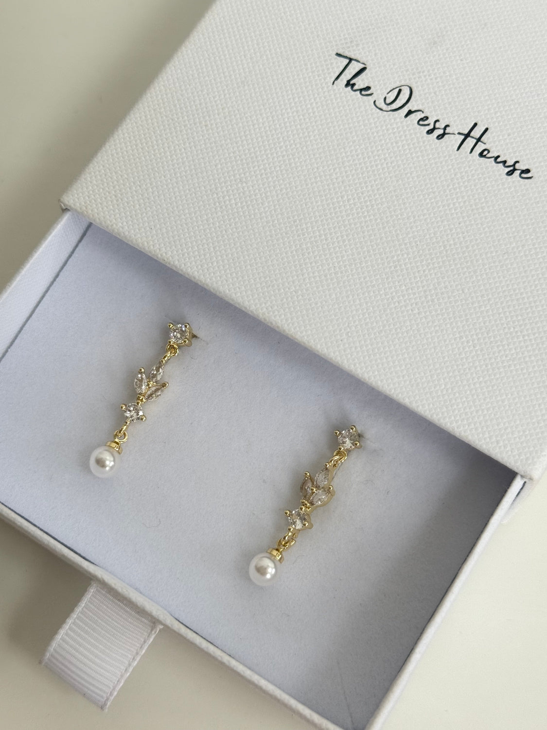Clementine - Gold Pearl Earring