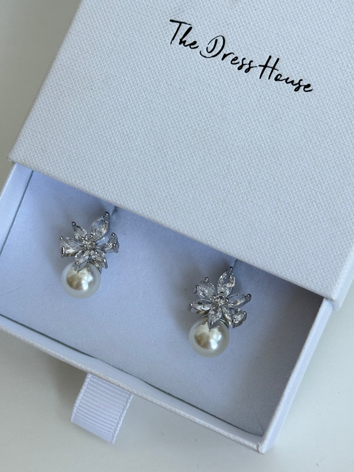 Verona - Silver Pearl Earring