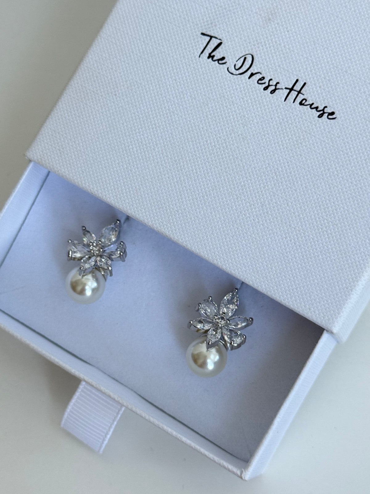 Verona - Silver Pearl Earring