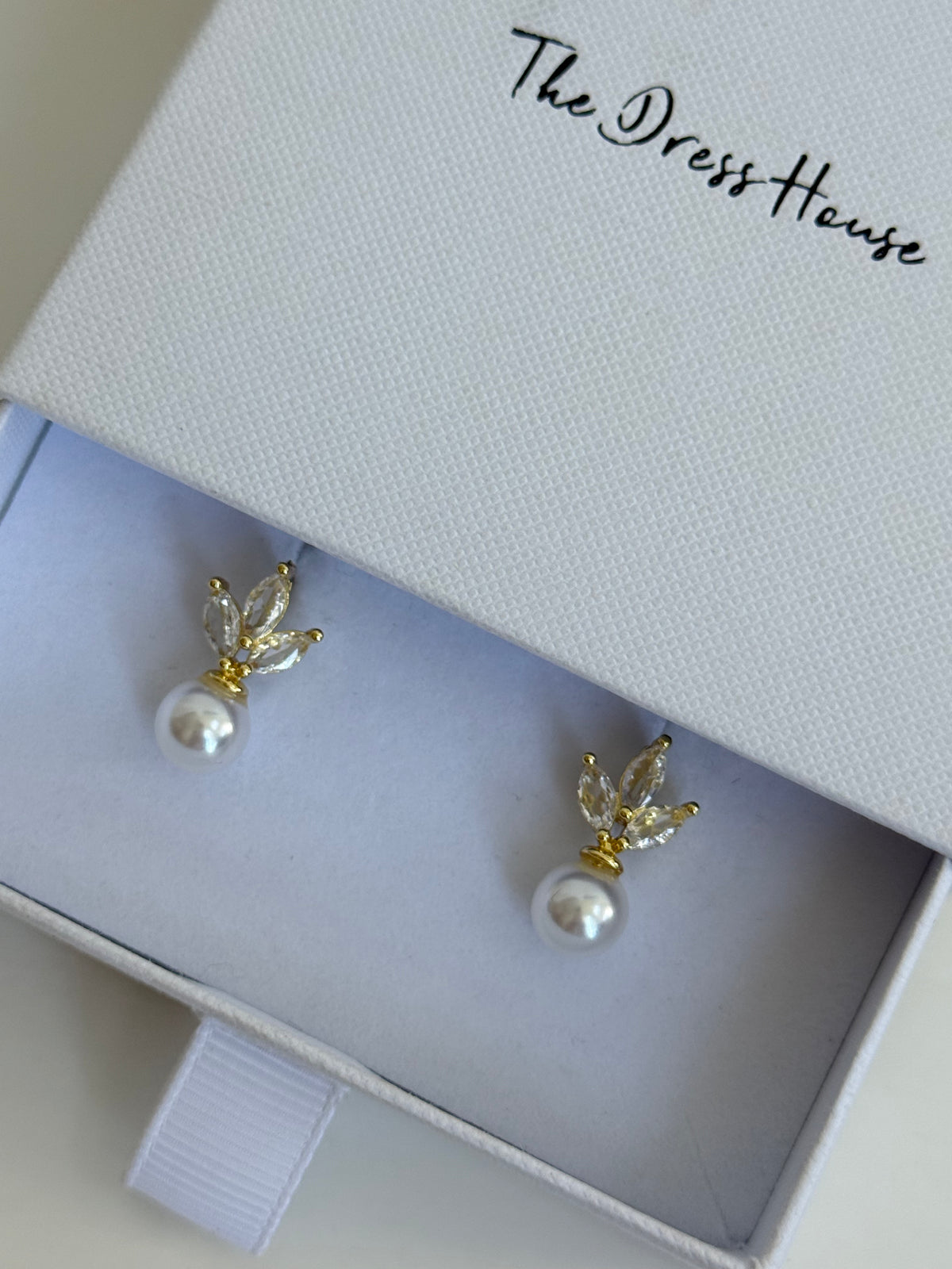 Willow - Gold Pearl Earring