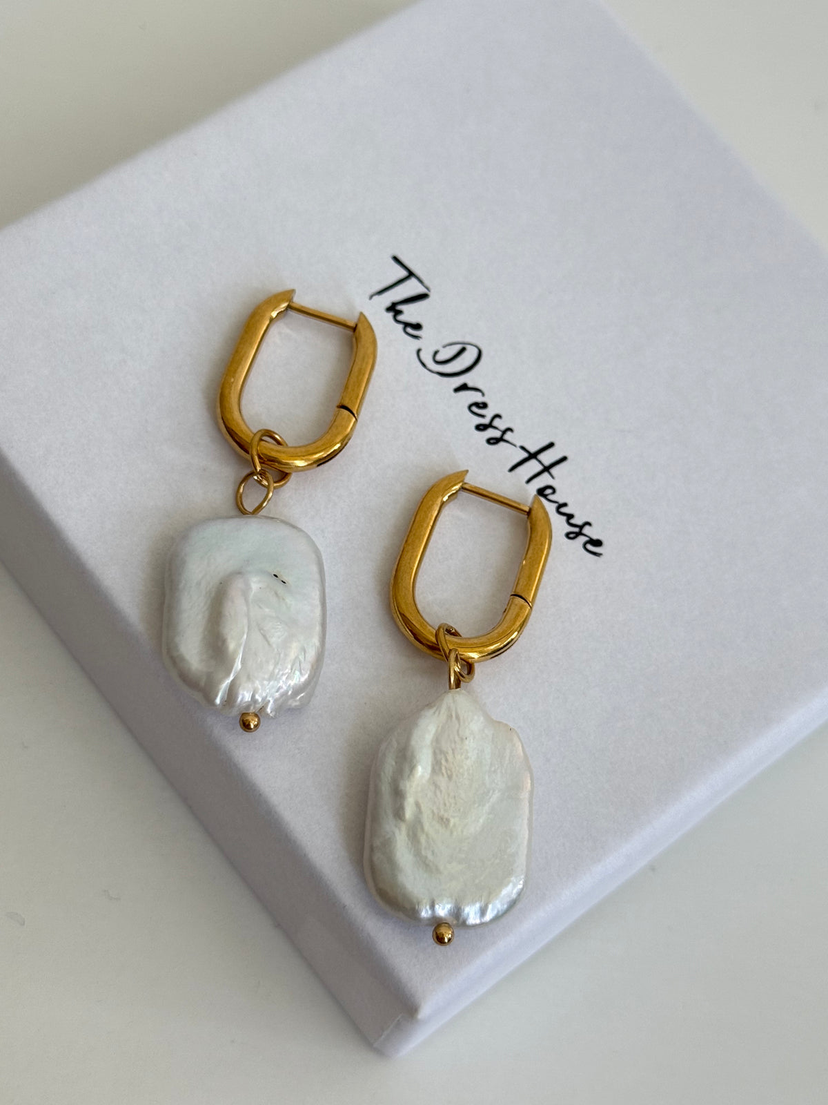 Evangline - Gold Pearl Earring