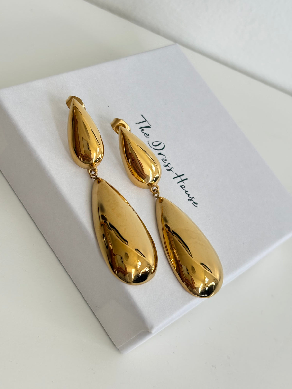 Toria - Gold Statement Earring