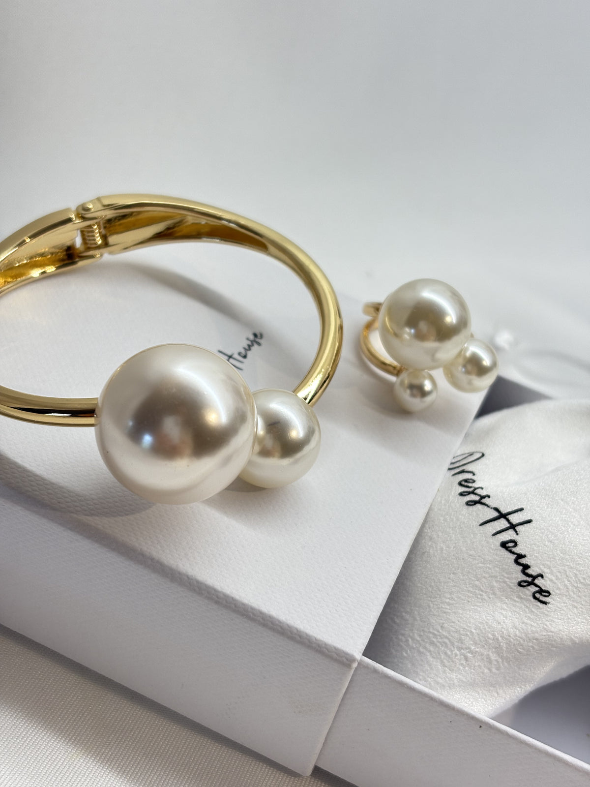 Lisa Stacy - Gold Pearl Bangle Ring