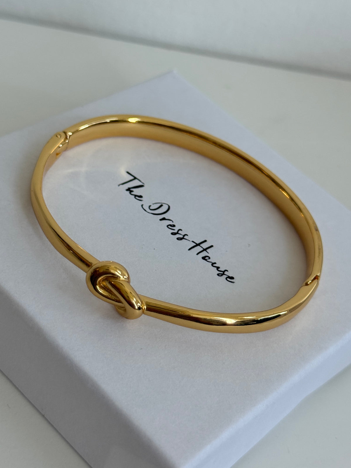 Knot - Gold Bangle