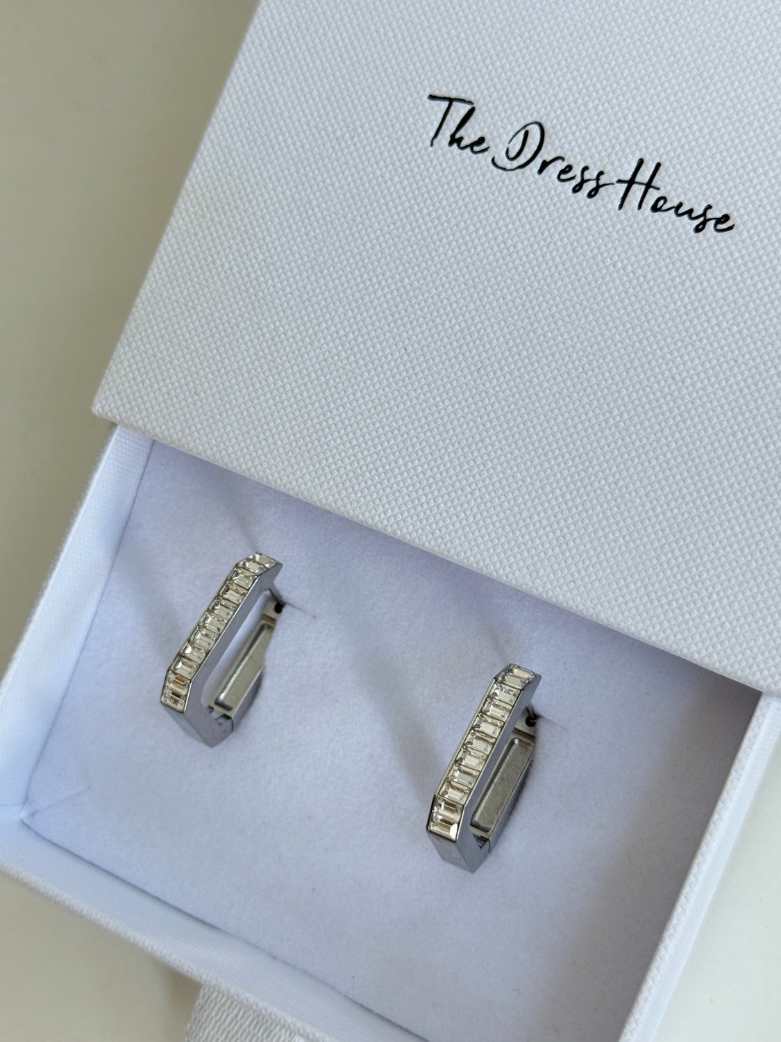 Molly - Silver Hoop Earring