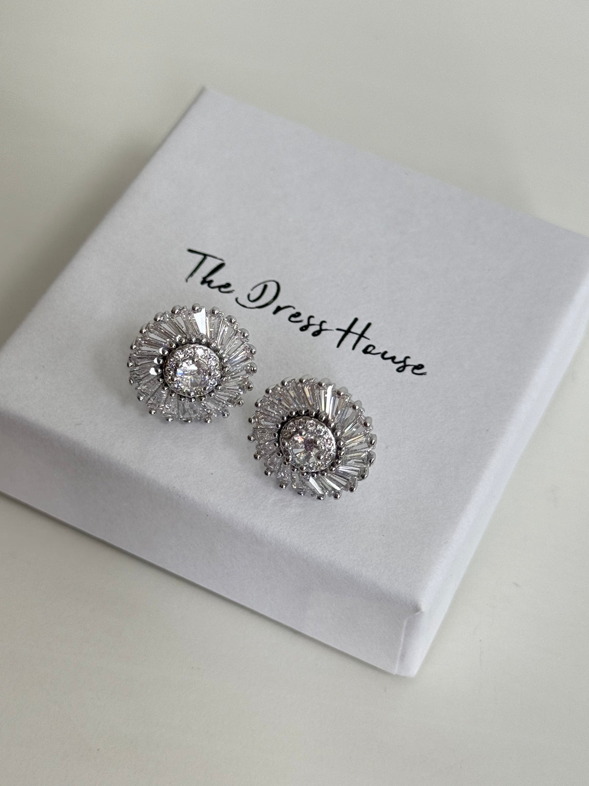 Victoria - Silver Stud Earring