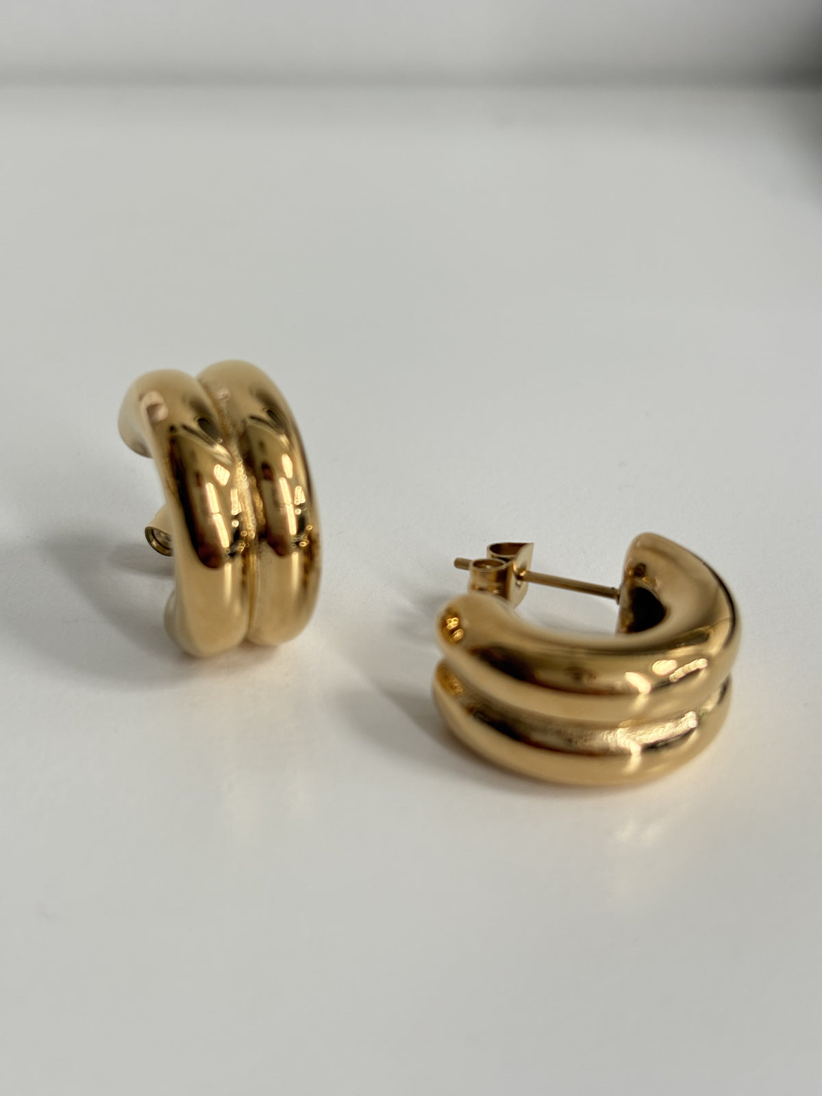 Abbie - Gold Hoop Earring