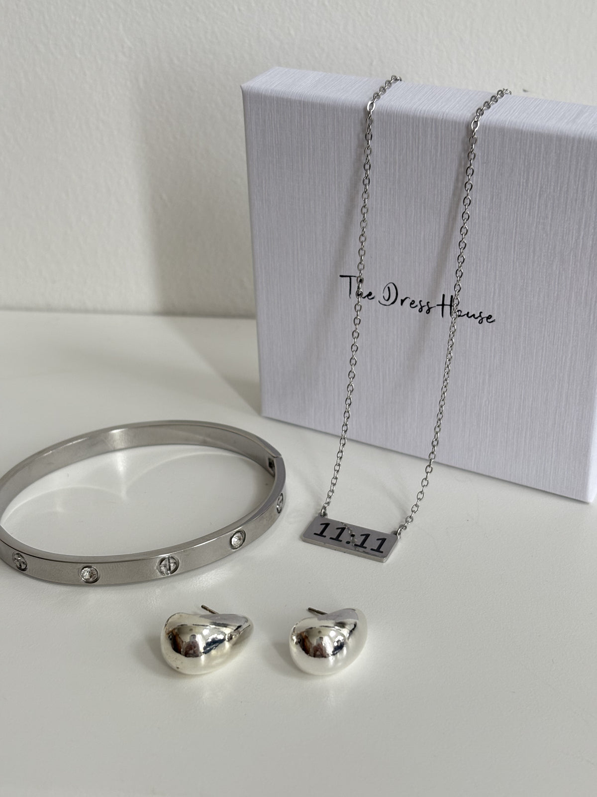 Dress House GIFT BOX 27 - Silver Necklace Bangle Earring