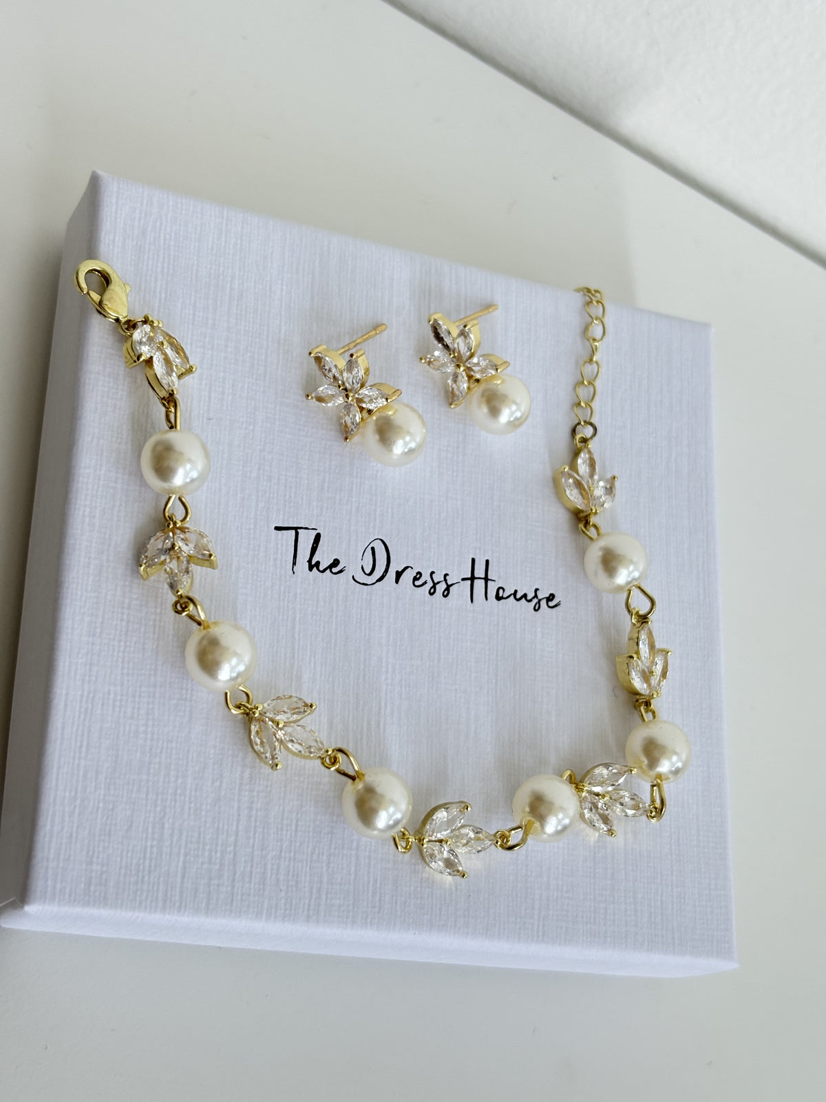 Betty Willow - Gold Pearl Bracelet Earring Set