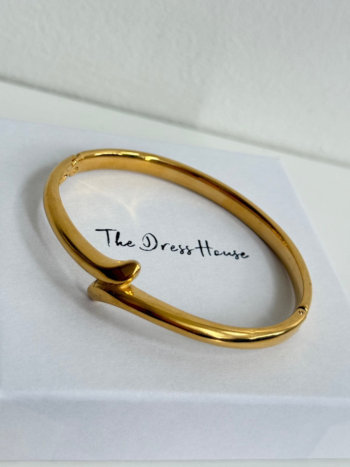 Roxie - Gold Bangle