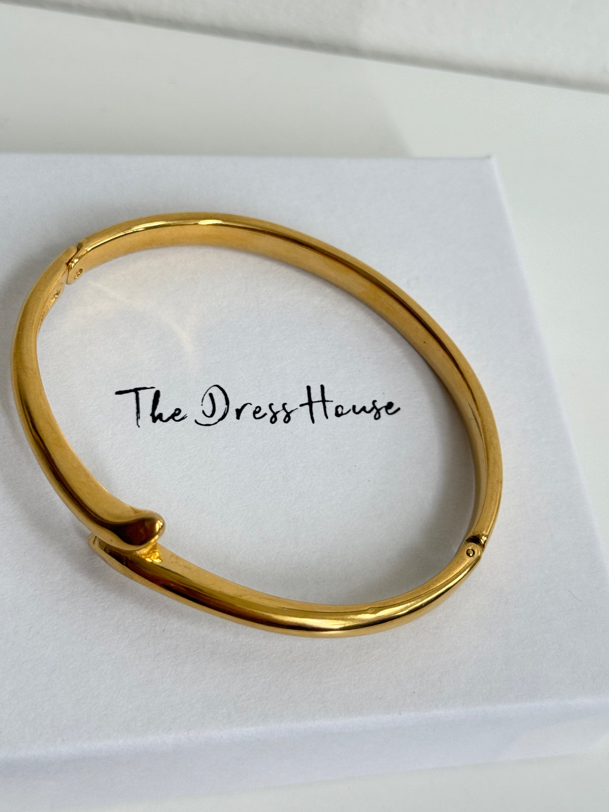 Roxie - Gold Bangle