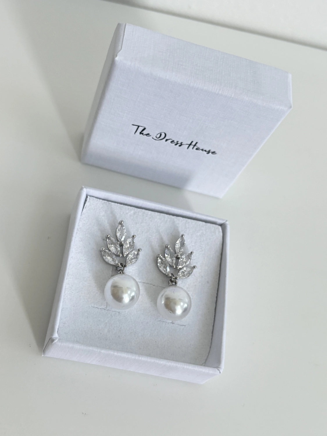 Maisy Diana - Pearl Silver Earring Bracelet Set